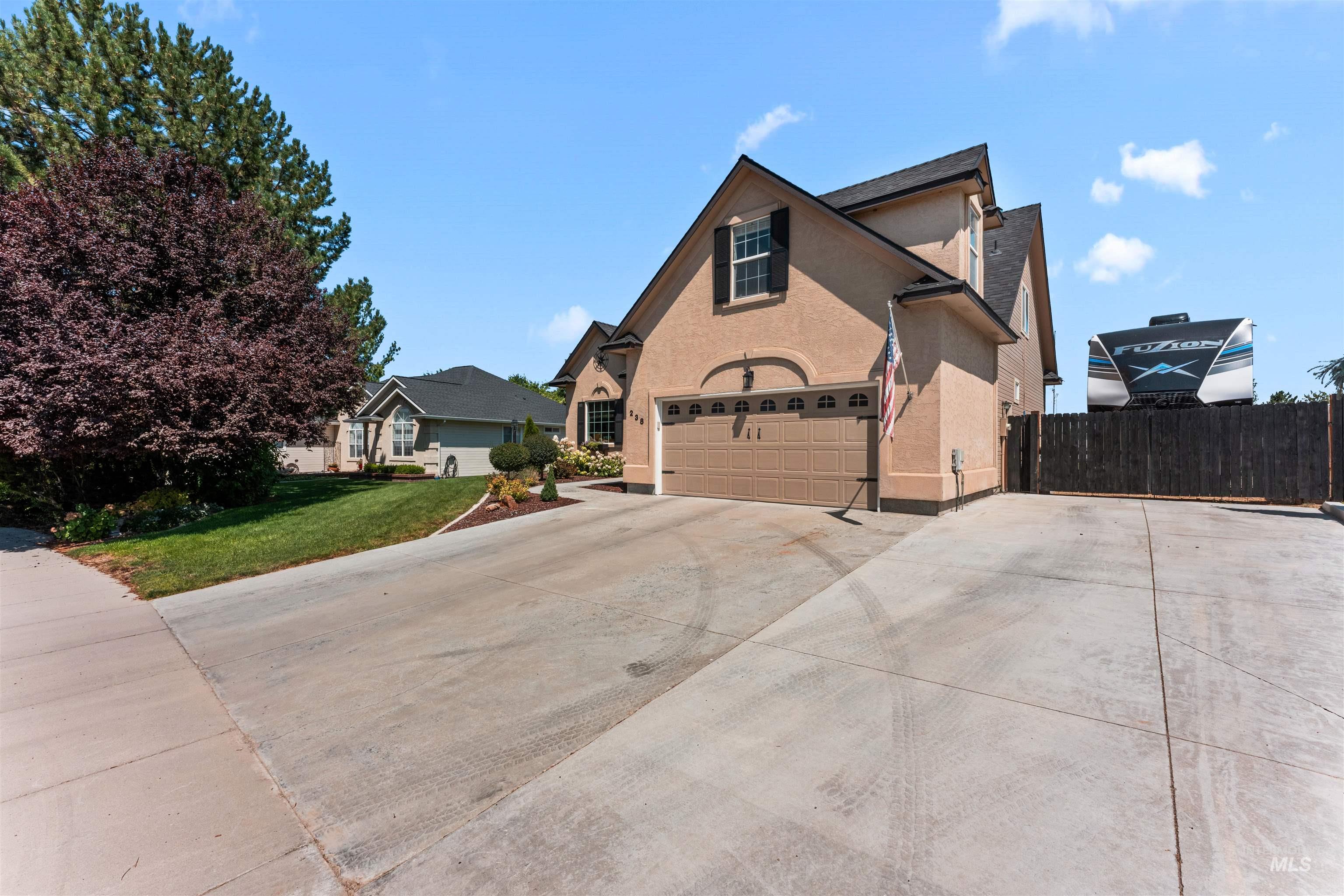 238 Walnut Creek Way, Nampa, Idaho 83686, 3 Bedrooms, 2.5 Bathrooms, Residential For Sale, Price $527,000,MLS 98956518