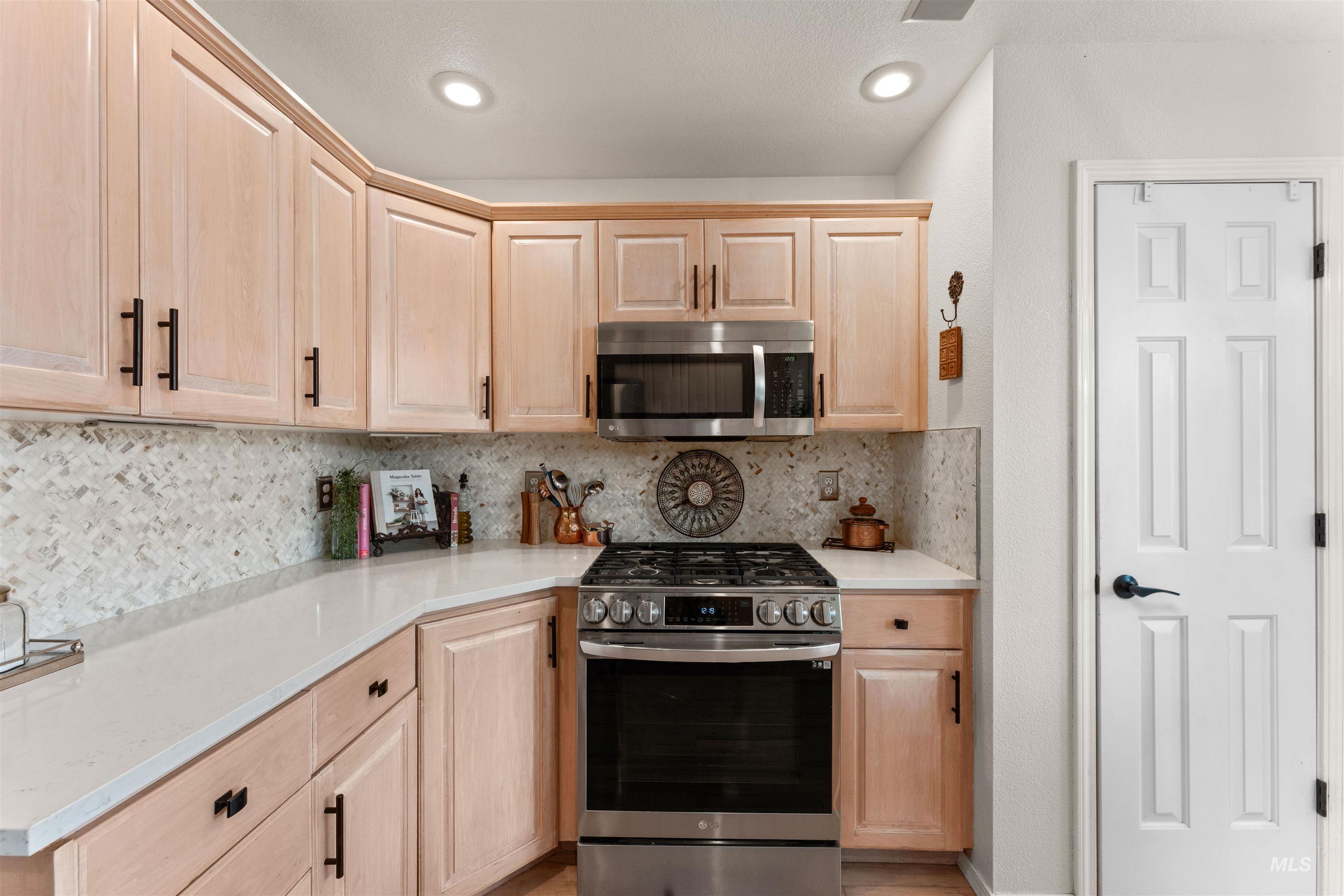 238 Walnut Creek Way, Nampa, Idaho 83686, 3 Bedrooms, 2.5 Bathrooms, Residential For Sale, Price $527,000,MLS 98956518