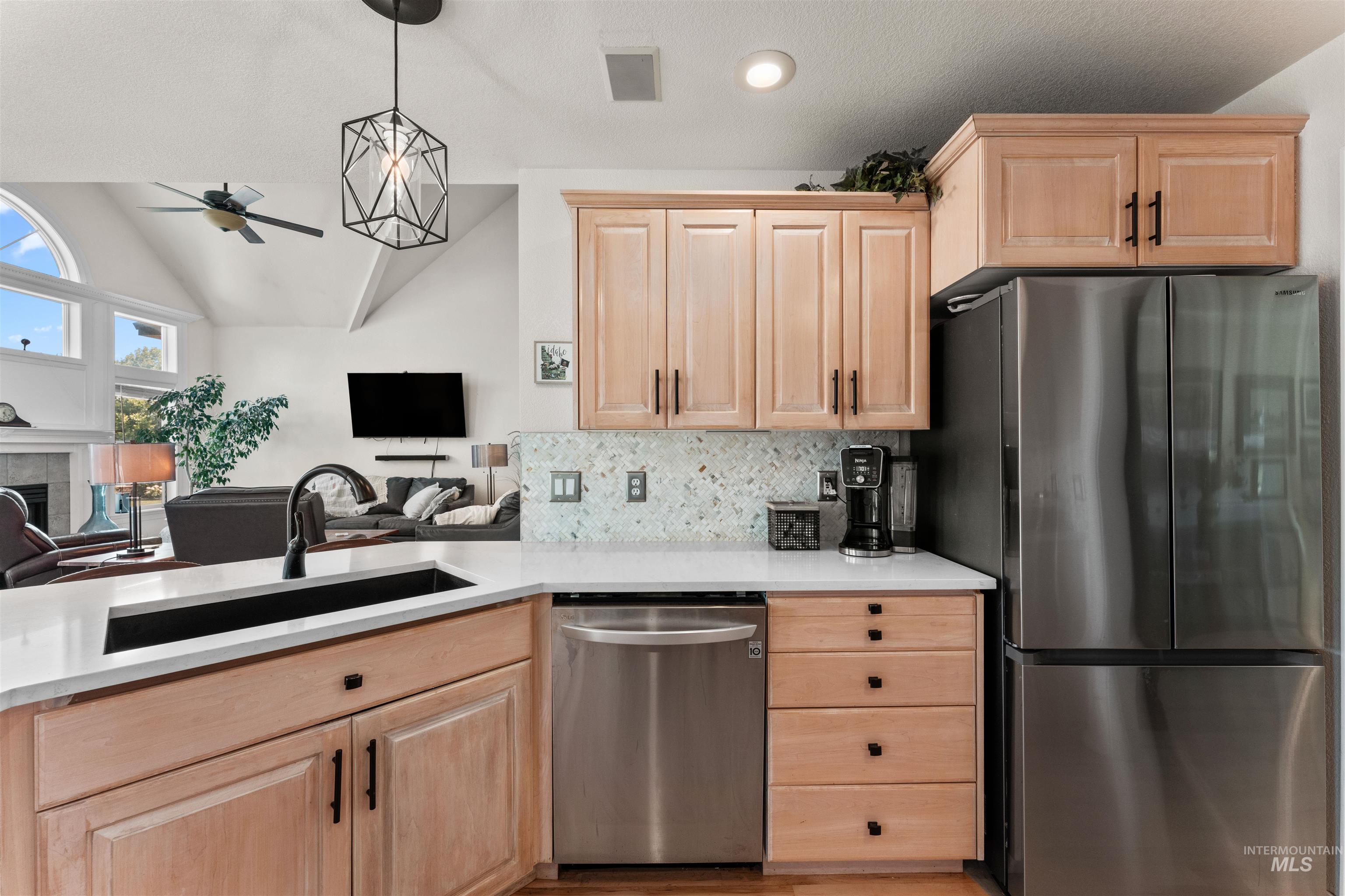 238 Walnut Creek Way, Nampa, Idaho 83686, 3 Bedrooms, 2.5 Bathrooms, Residential For Sale, Price $527,000,MLS 98956518