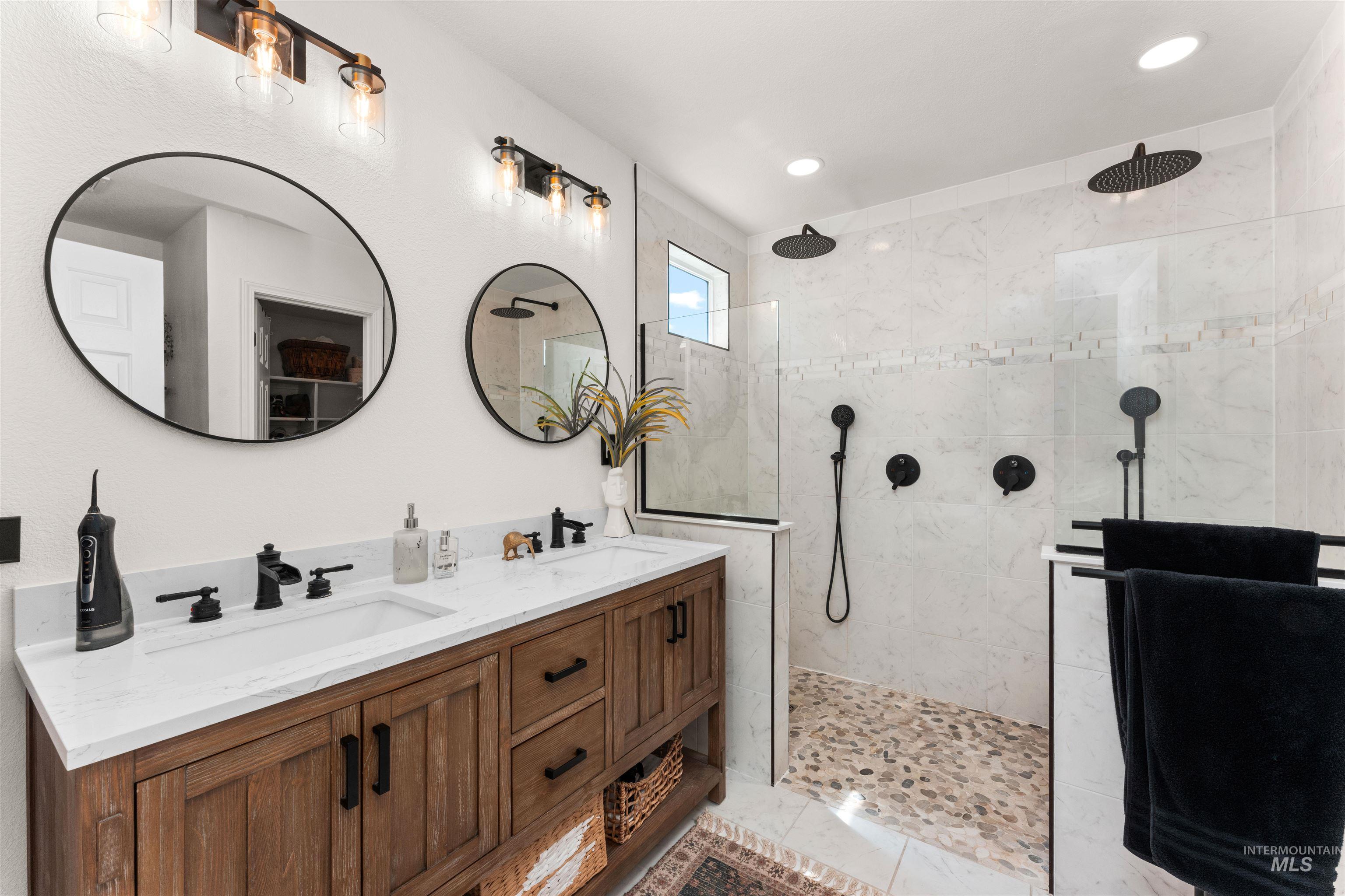 238 Walnut Creek Way, Nampa, Idaho 83686, 3 Bedrooms, 2.5 Bathrooms, Residential For Sale, Price $527,000,MLS 98956518