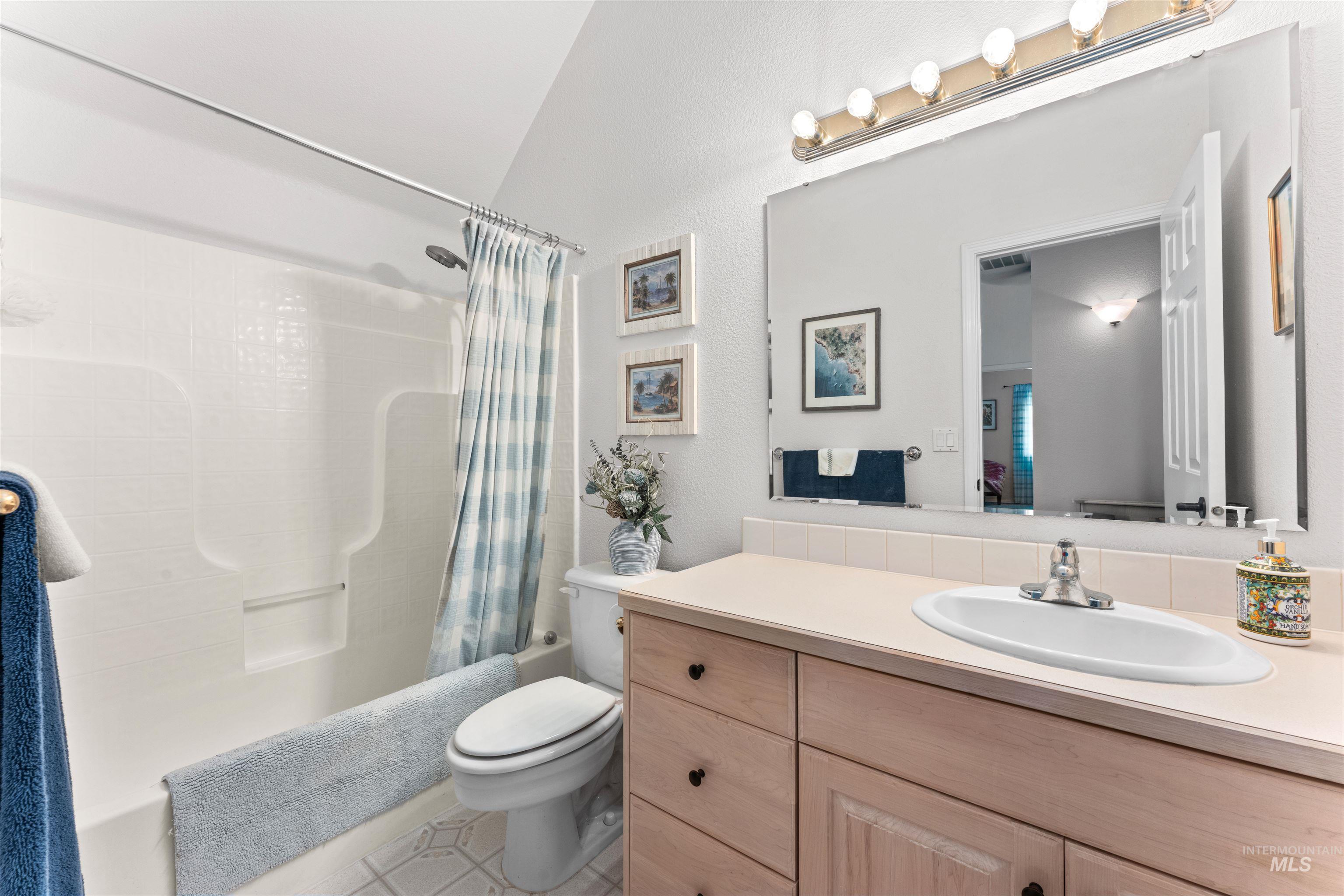 238 Walnut Creek Way, Nampa, Idaho 83686, 3 Bedrooms, 2.5 Bathrooms, Residential For Sale, Price $527,000,MLS 98956518