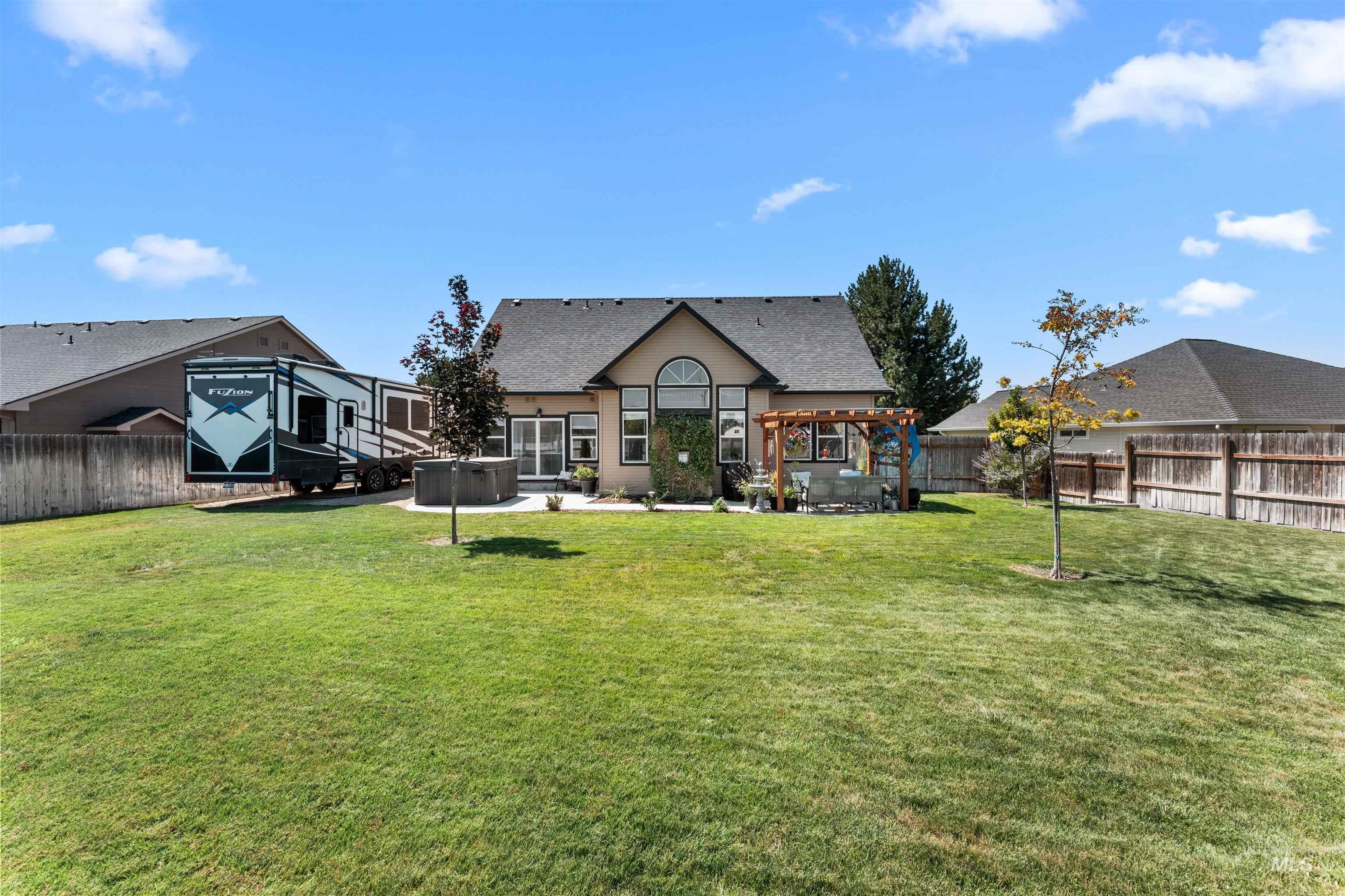 238 Walnut Creek Way, Nampa, Idaho 83686, 3 Bedrooms, 2.5 Bathrooms, Residential For Sale, Price $527,000,MLS 98956518