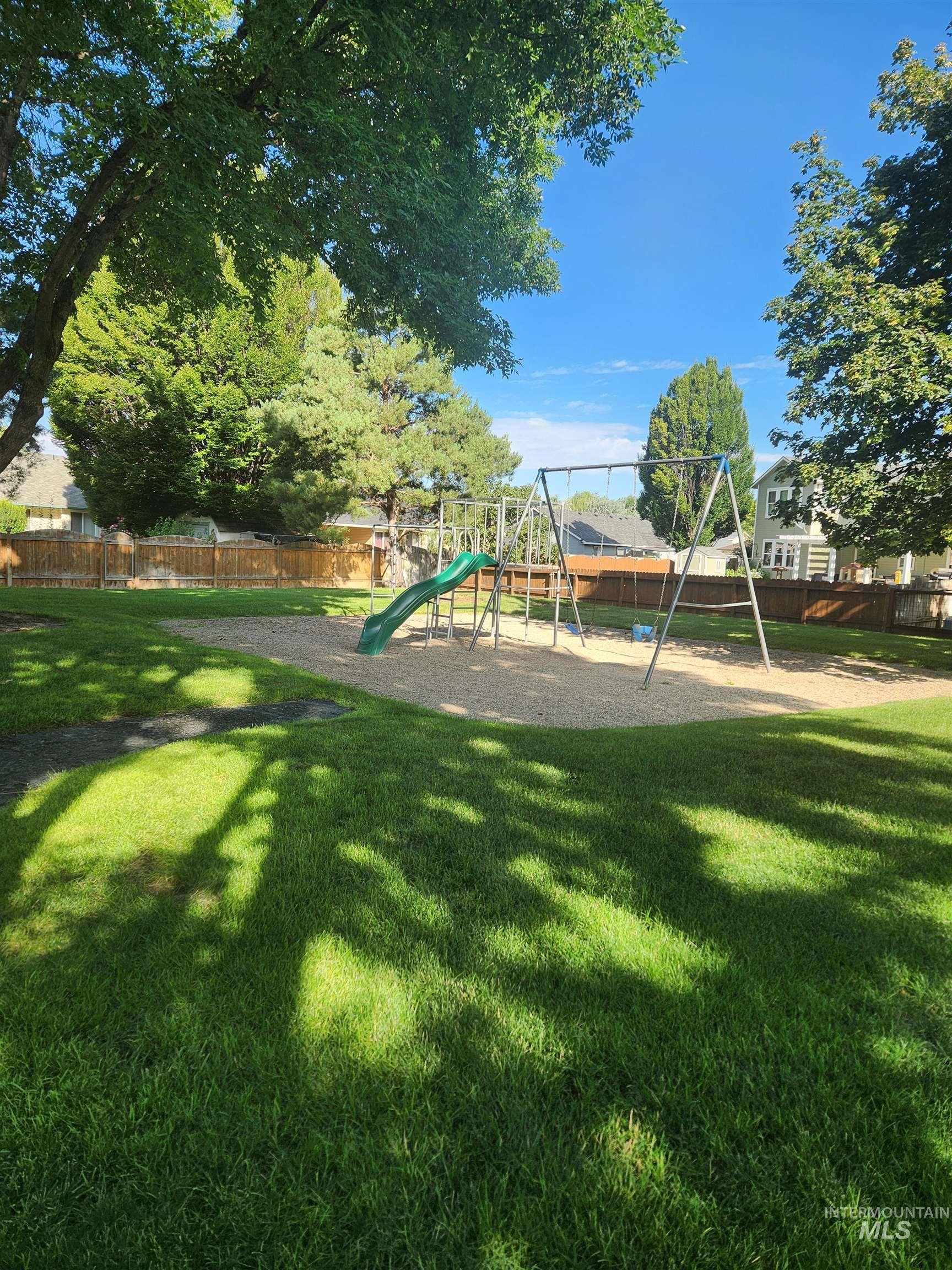 238 Walnut Creek Way, Nampa, Idaho 83686, 3 Bedrooms, 2.5 Bathrooms, Residential For Sale, Price $527,000,MLS 98956518