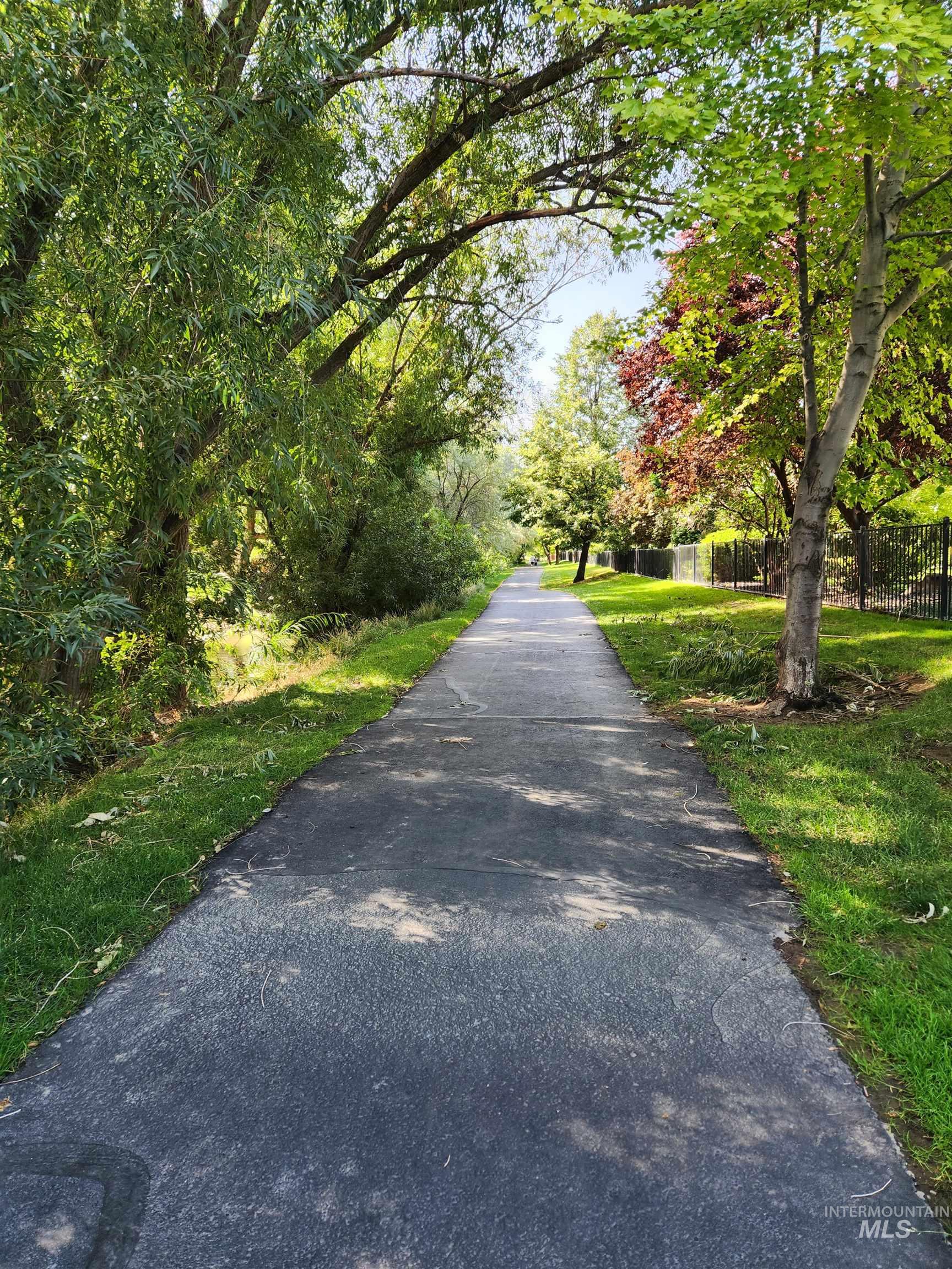 238 Walnut Creek Way, Nampa, Idaho 83686, 3 Bedrooms, 2.5 Bathrooms, Residential For Sale, Price $527,000,MLS 98956518