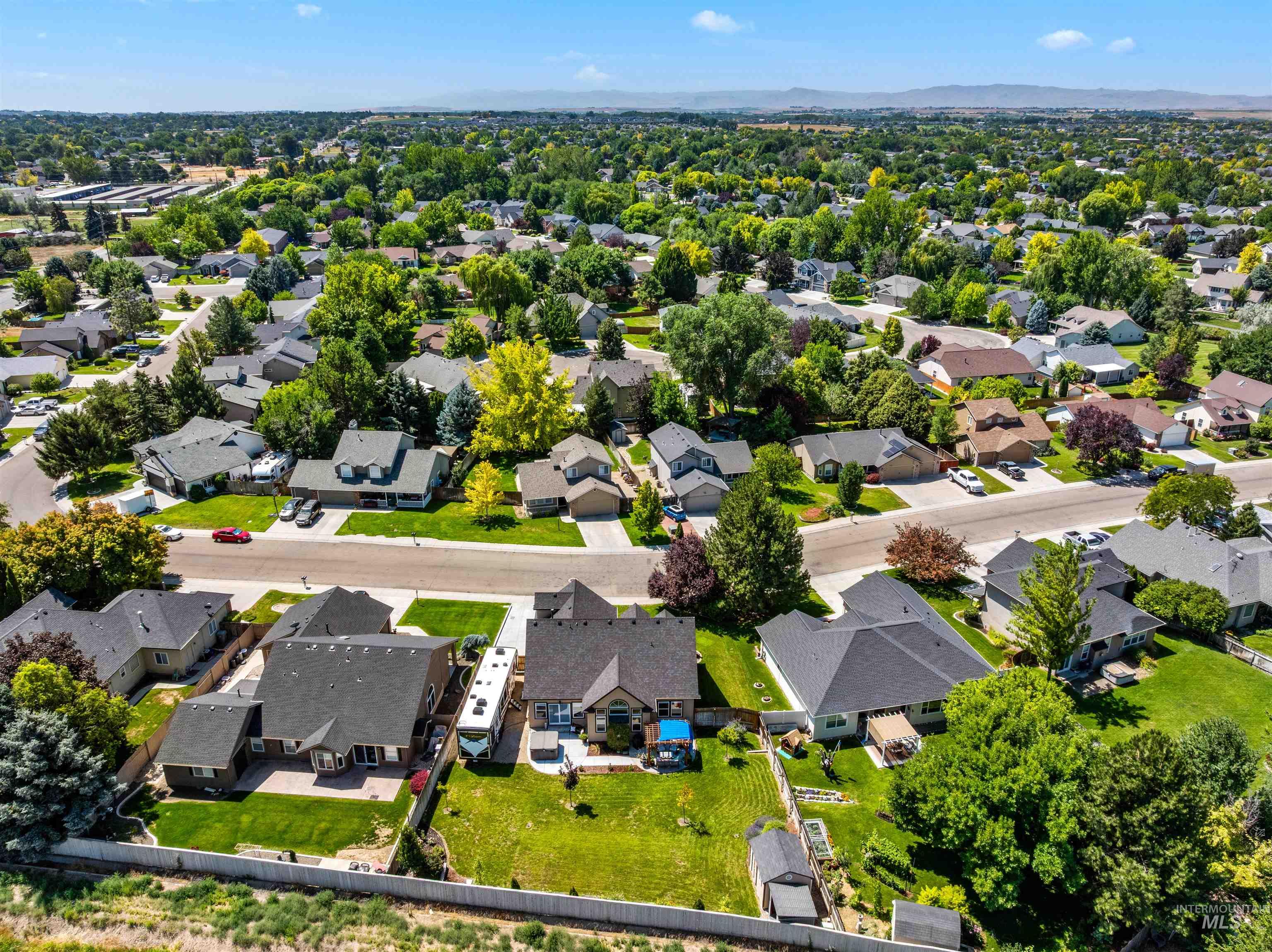 238 Walnut Creek Way, Nampa, Idaho 83686, 3 Bedrooms, 2.5 Bathrooms, Residential For Sale, Price $527,000,MLS 98956518