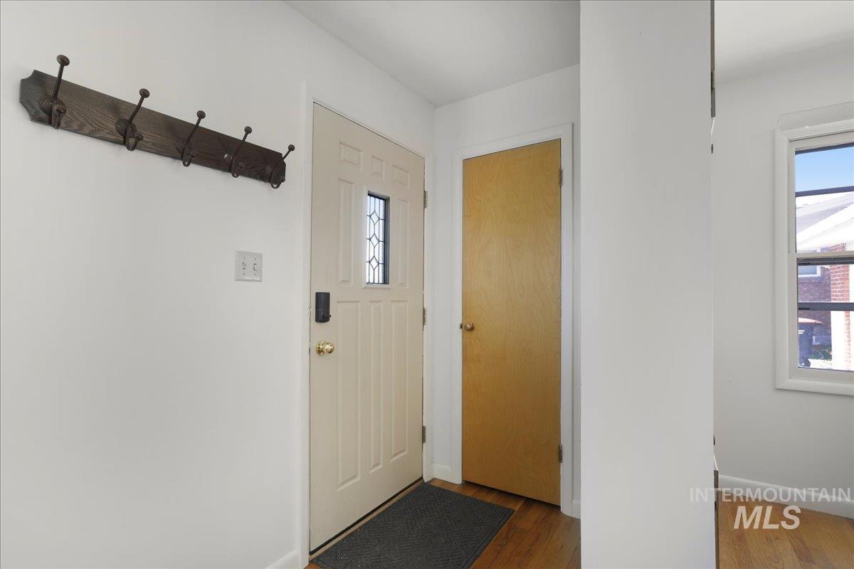 605 Monte Vista Dr, Twin Falls, Idaho 83301, 4 Bedrooms, 2.5 Bathrooms, Residential For Sale, Price $435,000,MLS 98956533