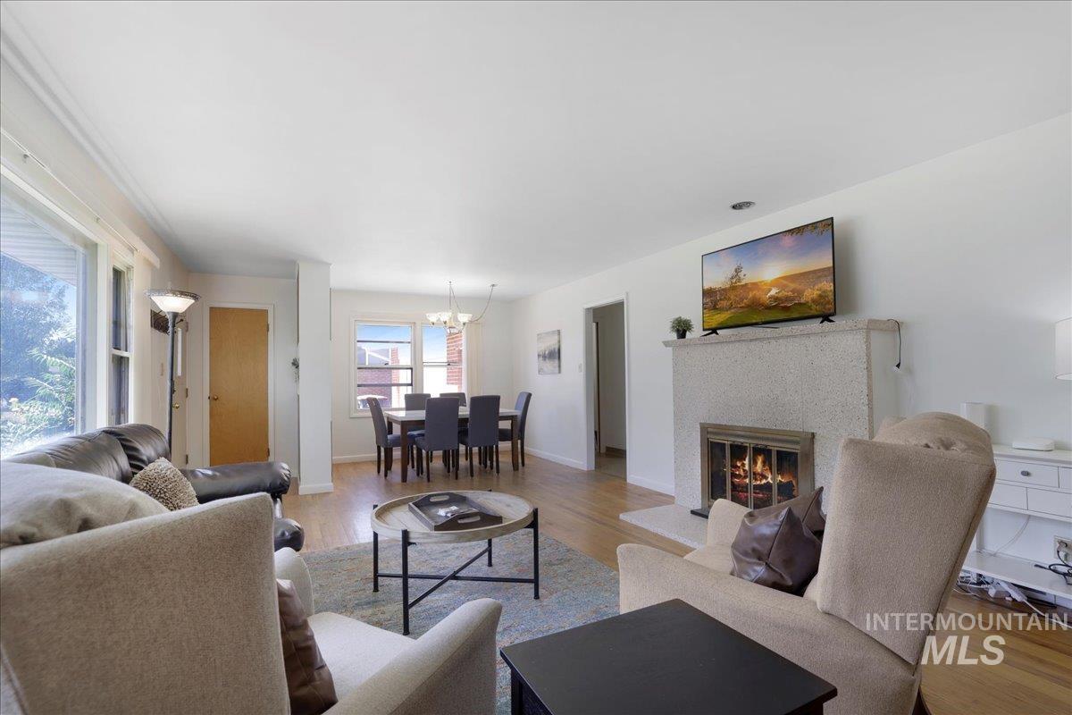 605 Monte Vista Dr, Twin Falls, Idaho 83301, 4 Bedrooms, 2.5 Bathrooms, Residential For Sale, Price $435,000,MLS 98956533