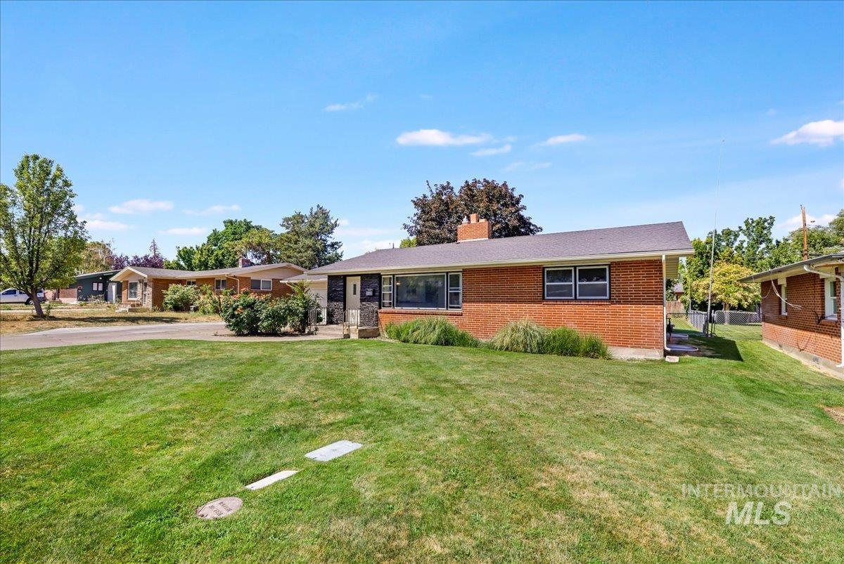 605 Monte Vista Dr, Twin Falls, Idaho 83301, 4 Bedrooms, 2.5 Bathrooms, Residential For Sale, Price $435,000,MLS 98956533