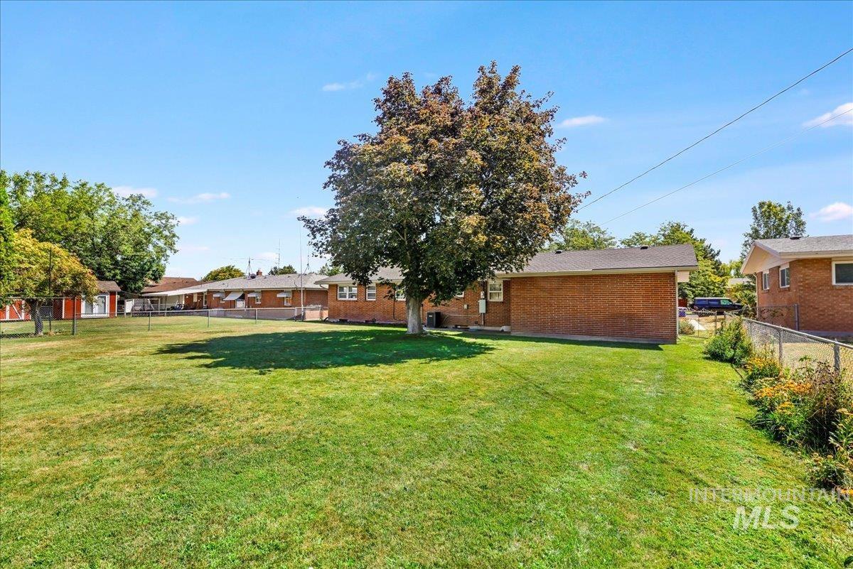 605 Monte Vista Dr, Twin Falls, Idaho 83301, 4 Bedrooms, 2.5 Bathrooms, Residential For Sale, Price $435,000,MLS 98956533