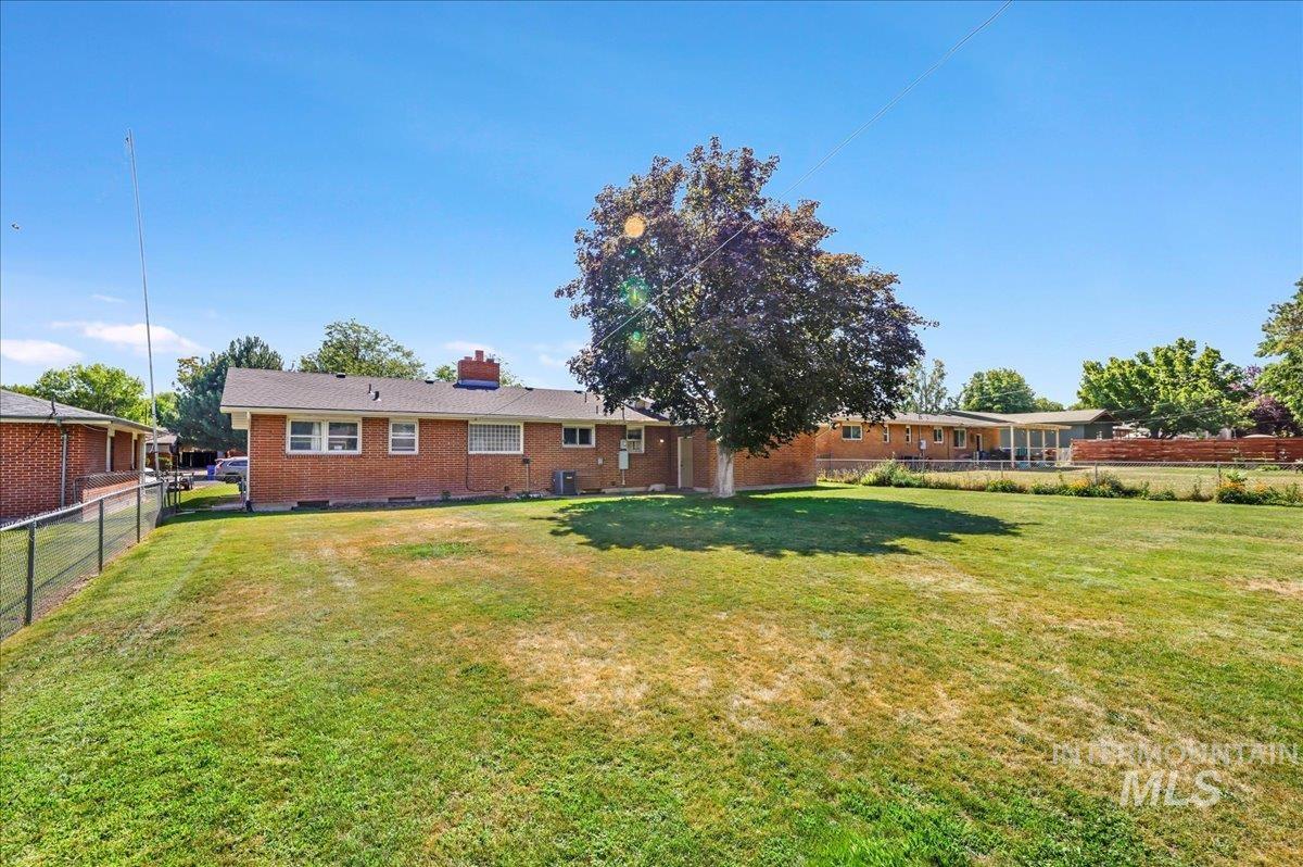 605 Monte Vista Dr, Twin Falls, Idaho 83301, 4 Bedrooms, 2.5 Bathrooms, Residential For Sale, Price $435,000,MLS 98956533