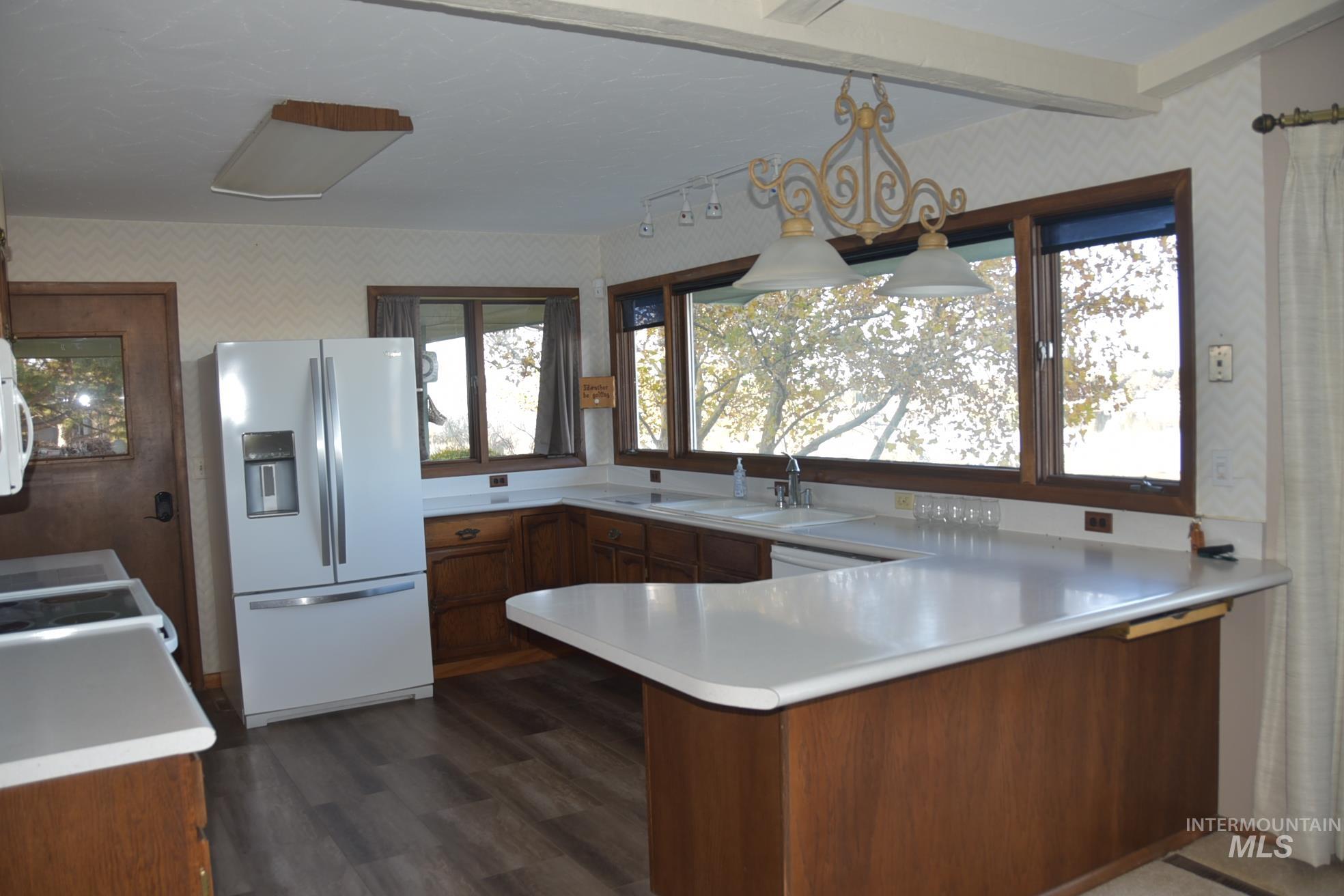 236 E Hwy 81, Burley, Idaho 83318, 3 Bedrooms, 3 Bathrooms, Residential For Sale, Price $625,000,MLS 98956557