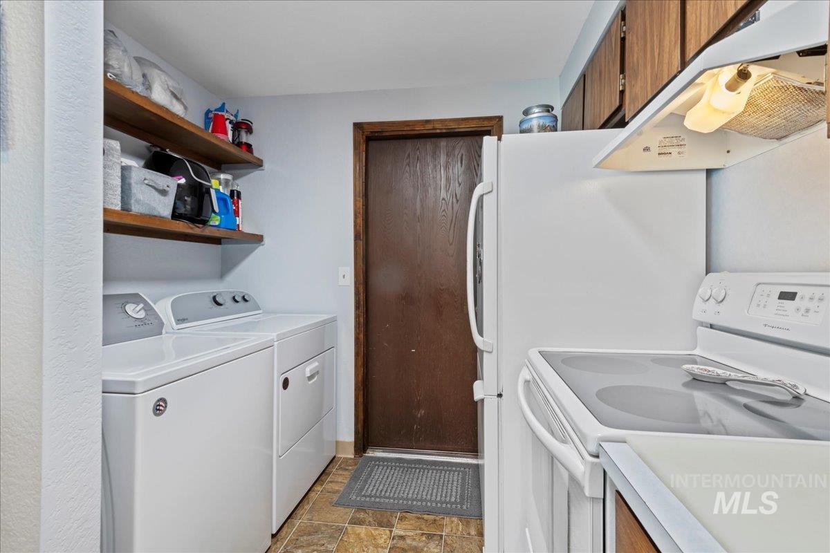 809 Hudson, Middleton, Idaho 83644, 3 Bedrooms, 1 Bathroom, Residential For Sale, Price $325,000,MLS 98956574