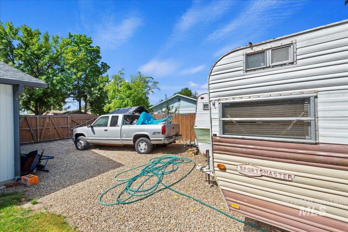 809 Hudson, Middleton, Idaho 83644, 3 Bedrooms, 1 Bathroom, Residential For Sale, Price $325,000,MLS 98956574