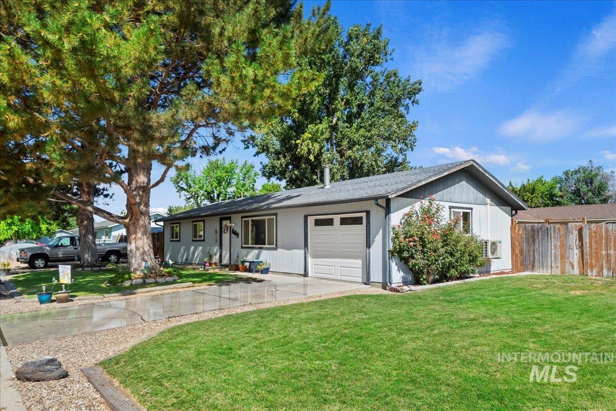 809 Hudson, Middleton, Idaho 83644, 3 Bedrooms, 1 Bathroom, Residential For Sale, Price $325,000,MLS 98956574