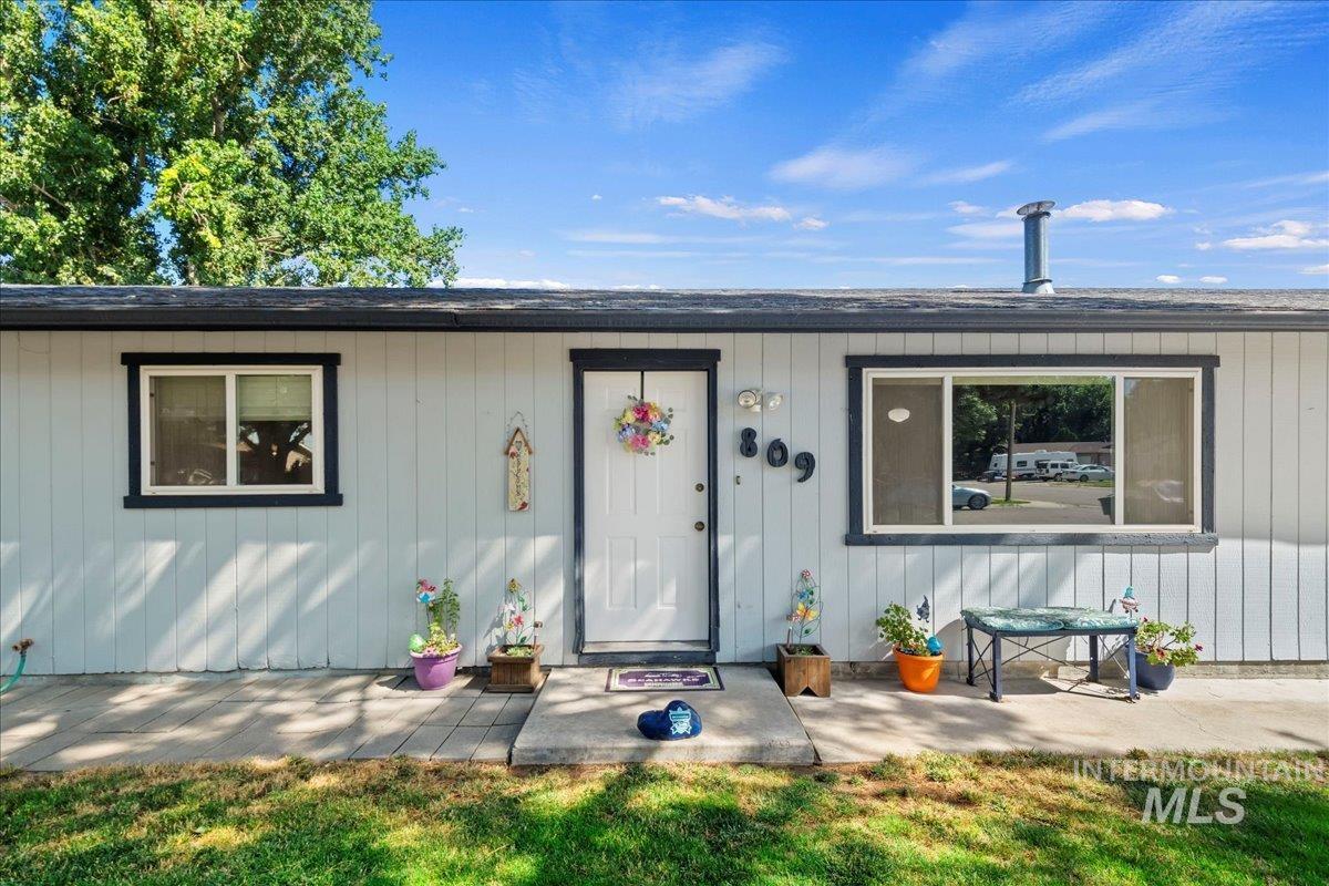 809 Hudson, Middleton, Idaho 83644, 3 Bedrooms, 1 Bathroom, Residential For Sale, Price $325,000,MLS 98956574