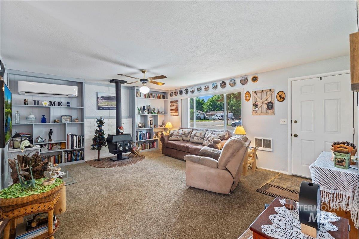 809 Hudson, Middleton, Idaho 83644, 3 Bedrooms, 1 Bathroom, Residential For Sale, Price $325,000,MLS 98956574