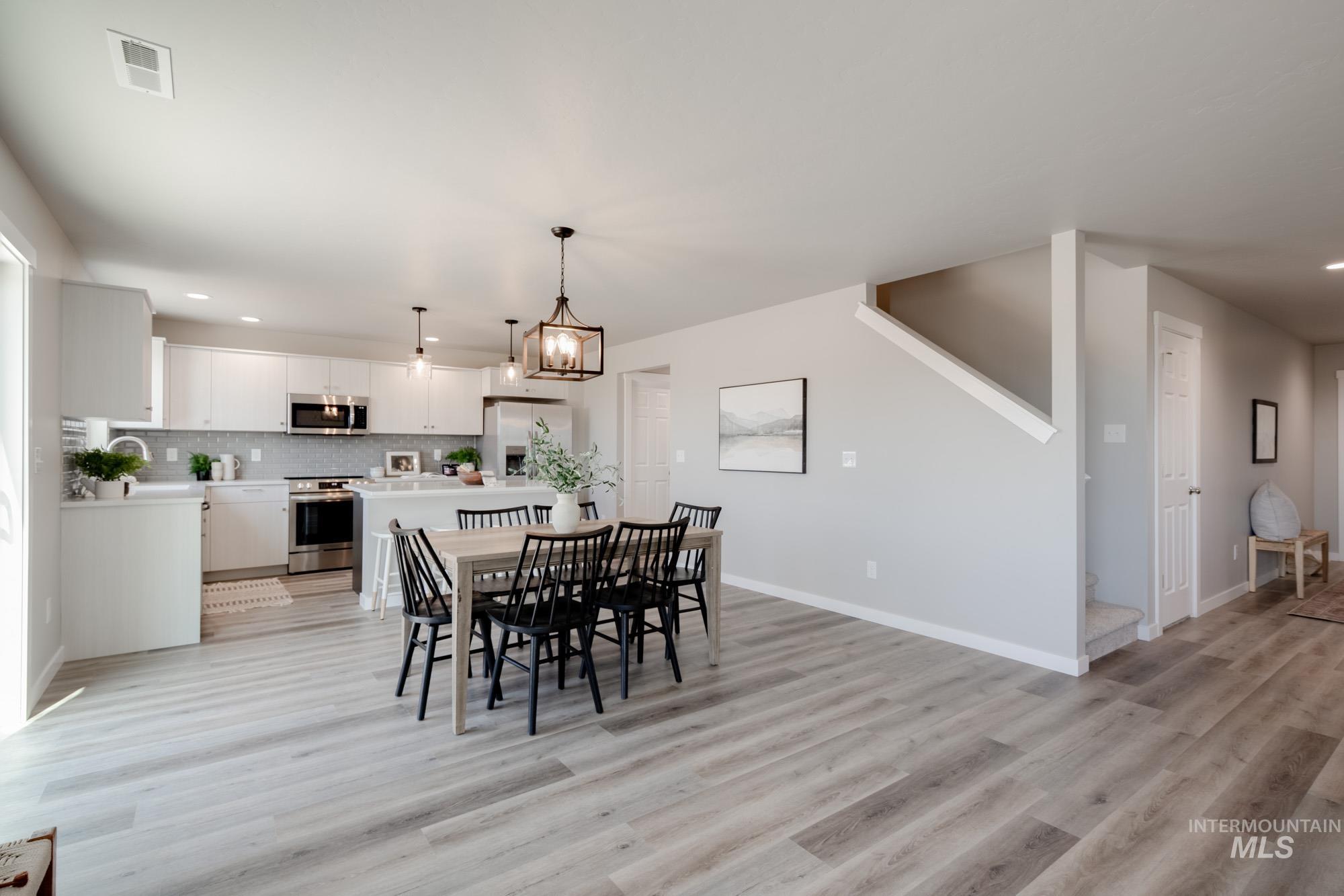 2731 E Valley Wind St, Kuna, Idaho 83634, 4 Bedrooms, 3 Bathrooms, Residential For Sale, Price $509,990,MLS 98956601