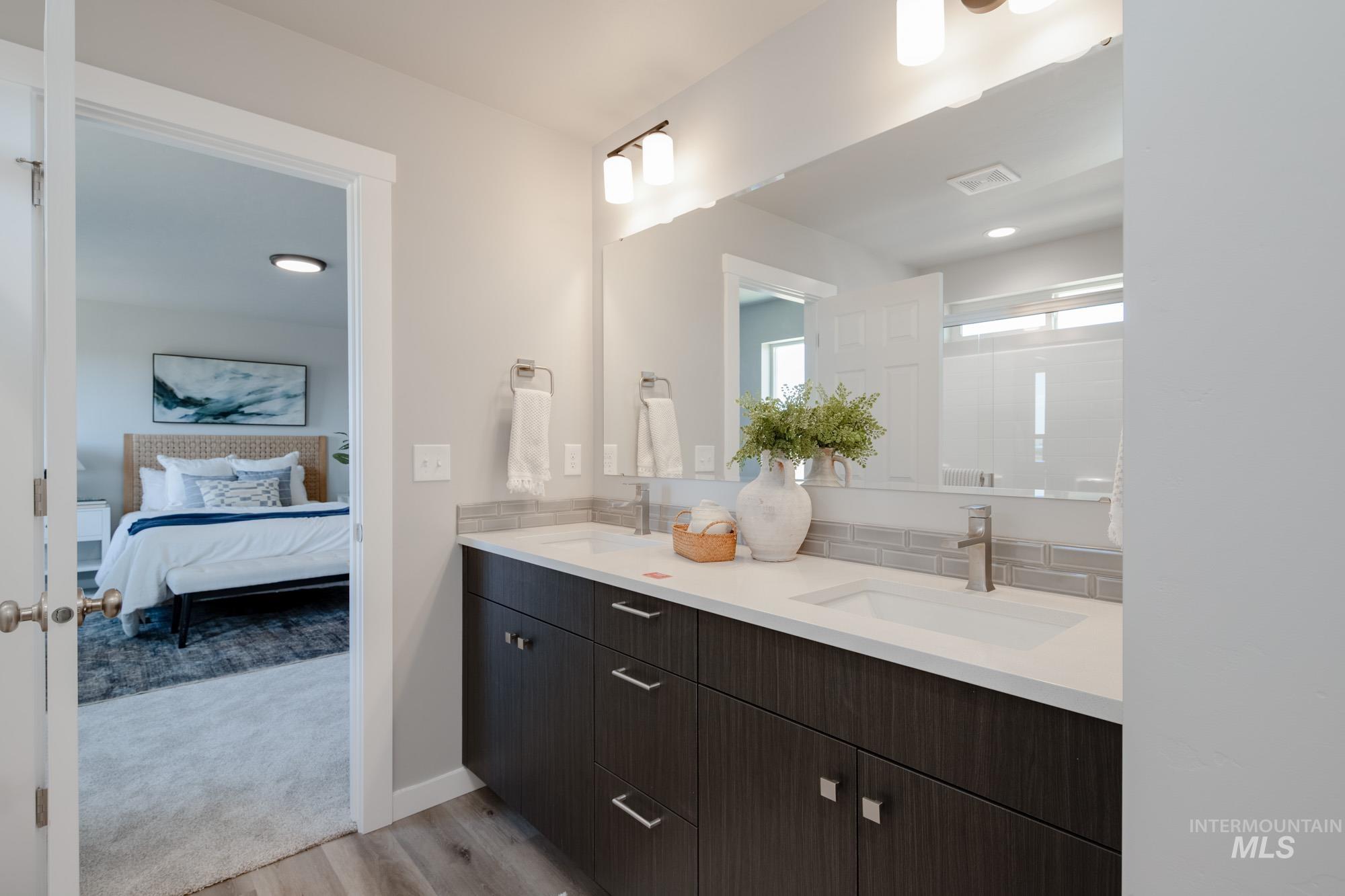 2731 E Valley Wind St, Kuna, Idaho 83634, 4 Bedrooms, 3 Bathrooms, Residential For Sale, Price $509,990,MLS 98956601