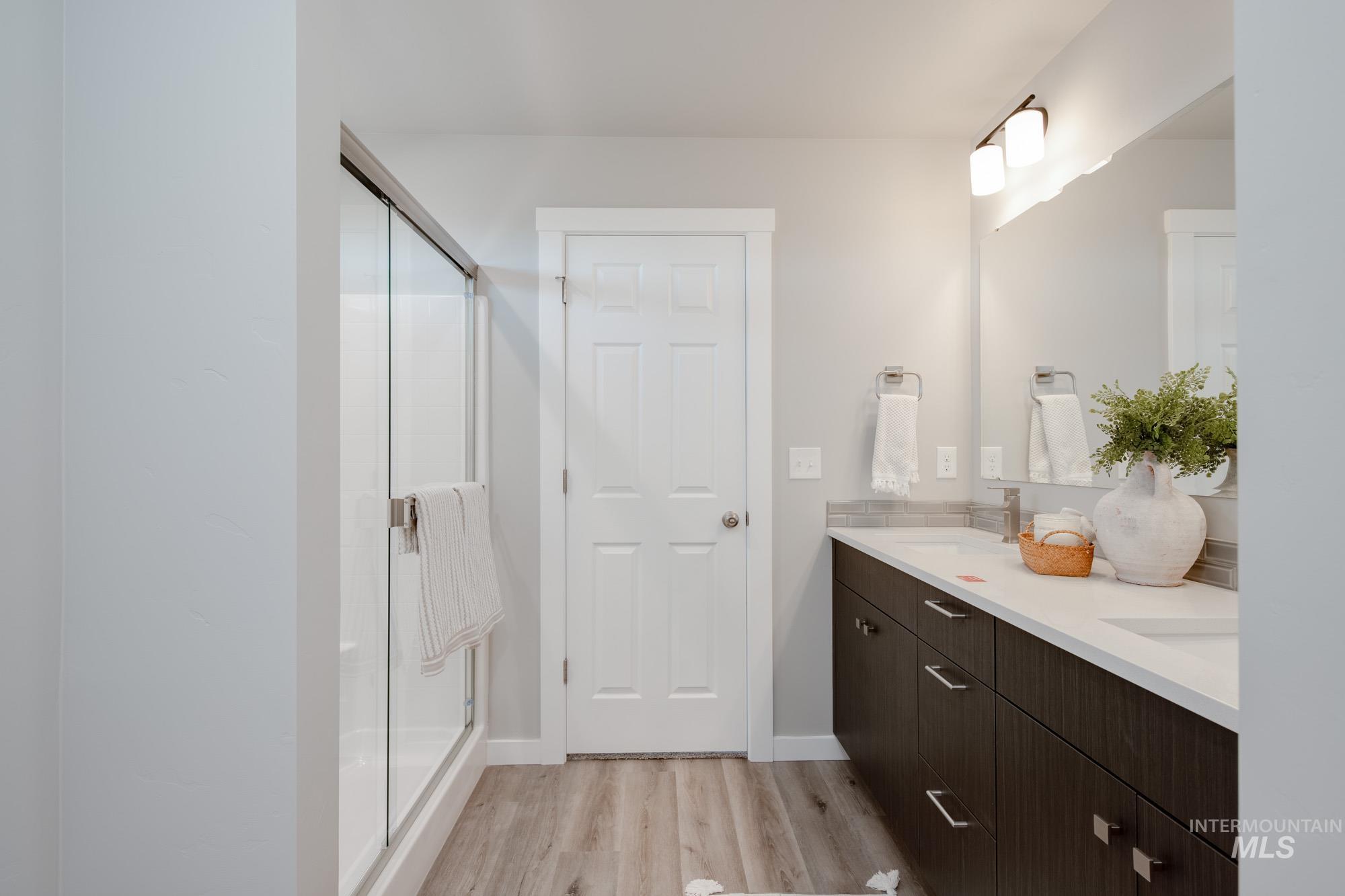 2731 E Valley Wind St, Kuna, Idaho 83634, 4 Bedrooms, 3 Bathrooms, Residential For Sale, Price $509,990,MLS 98956601