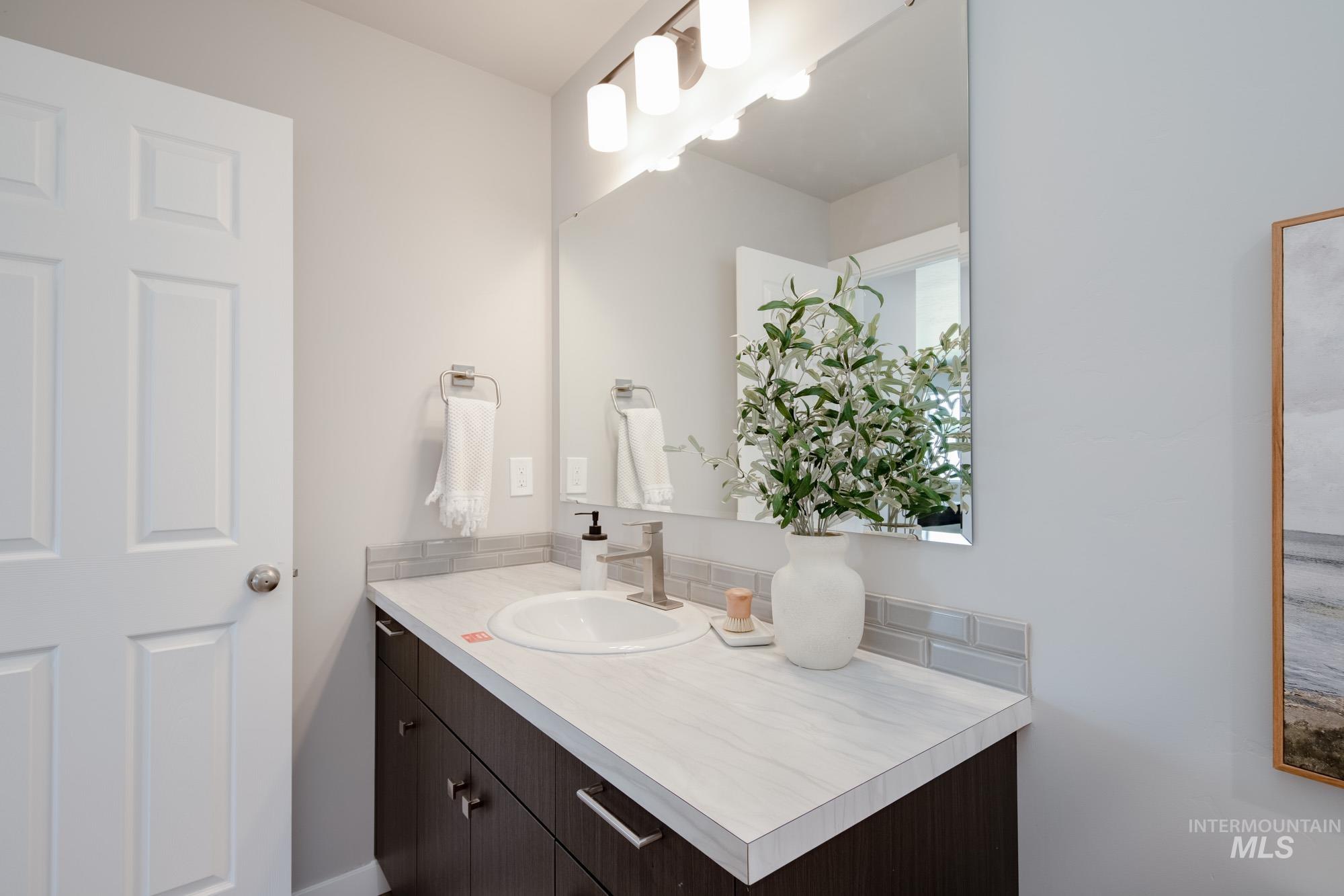 2731 E Valley Wind St, Kuna, Idaho 83634, 4 Bedrooms, 3 Bathrooms, Residential For Sale, Price $509,990,MLS 98956601