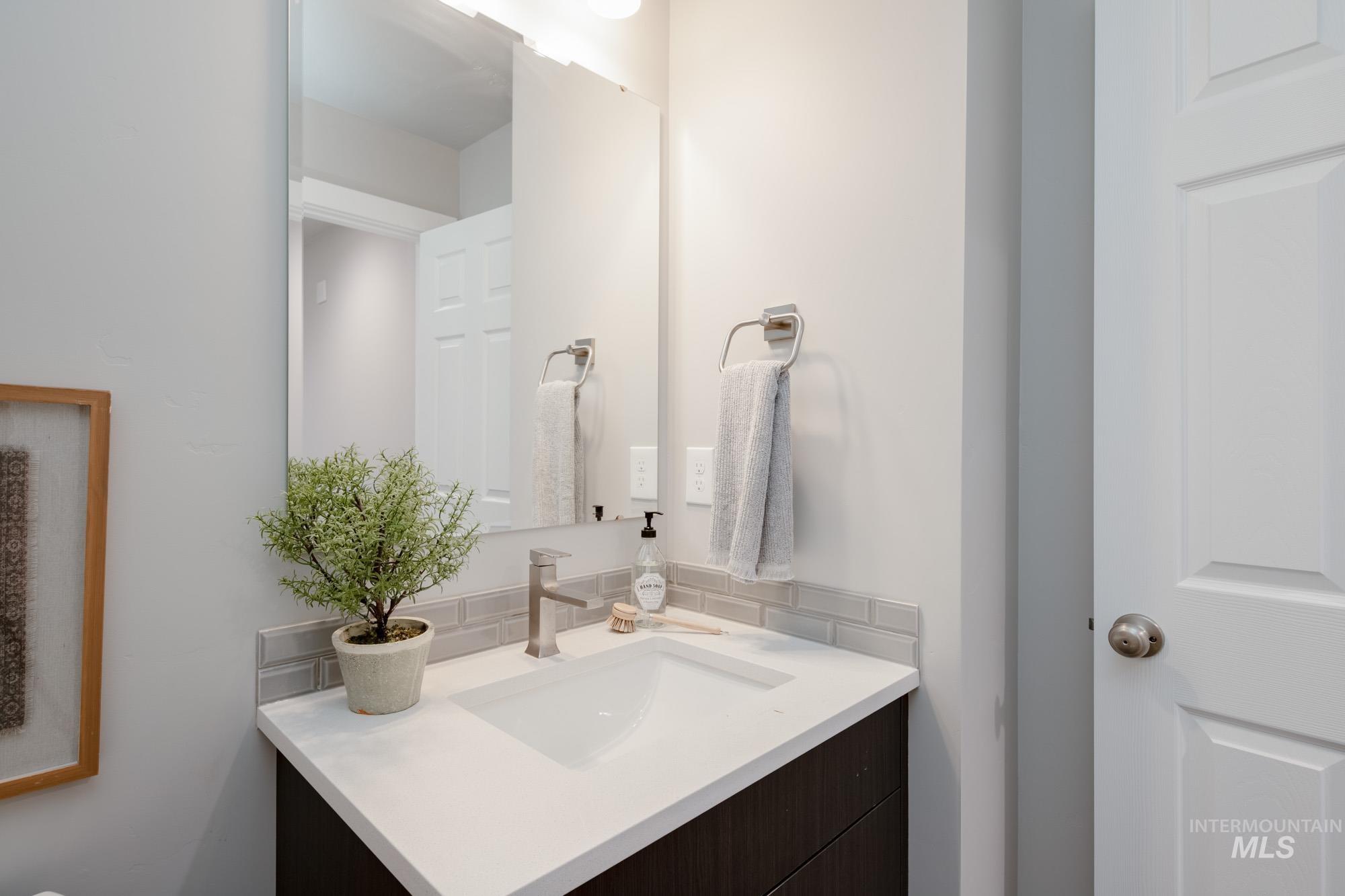 2731 E Valley Wind St, Kuna, Idaho 83634, 4 Bedrooms, 3 Bathrooms, Residential For Sale, Price $509,990,MLS 98956601