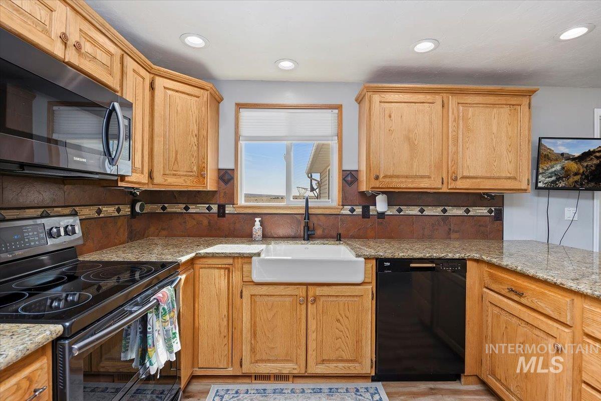 2918 N 2600 E, Twin Falls, Idaho 83301, 5 Bedrooms, 2 Bathrooms, Residential For Sale, Price $499,900,MLS 98956607