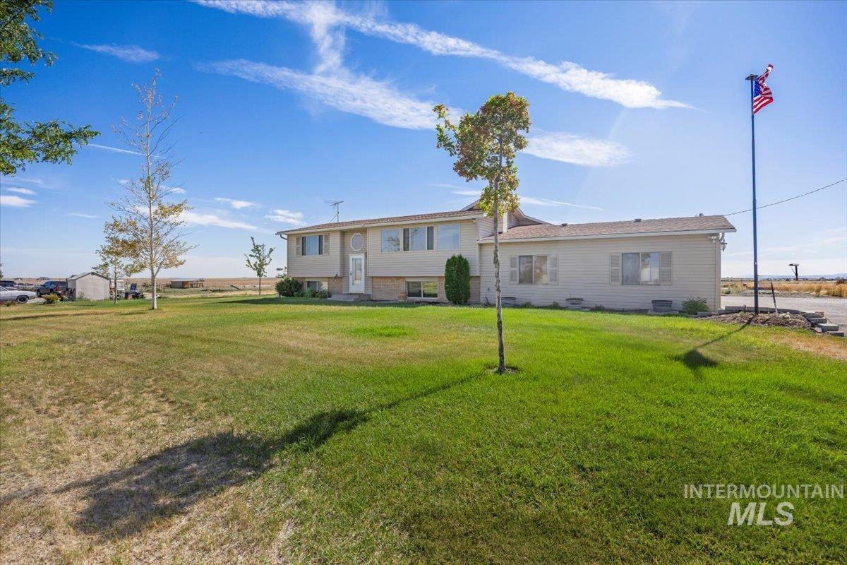 2918 N 2600 E, Twin Falls, Idaho 83301, 5 Bedrooms, 2 Bathrooms, Residential For Sale, Price $499,900,MLS 98956607