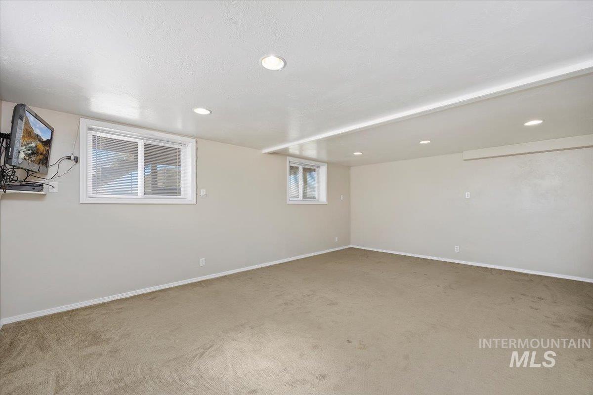 2918 N 2600 E, Twin Falls, Idaho 83301, 5 Bedrooms, 2 Bathrooms, Residential For Sale, Price $499,900,MLS 98956607