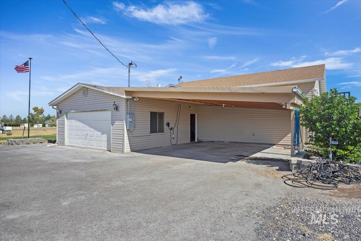 2918 N 2600 E, Twin Falls, Idaho 83301, 5 Bedrooms, 2 Bathrooms, Residential For Sale, Price $499,900,MLS 98956607