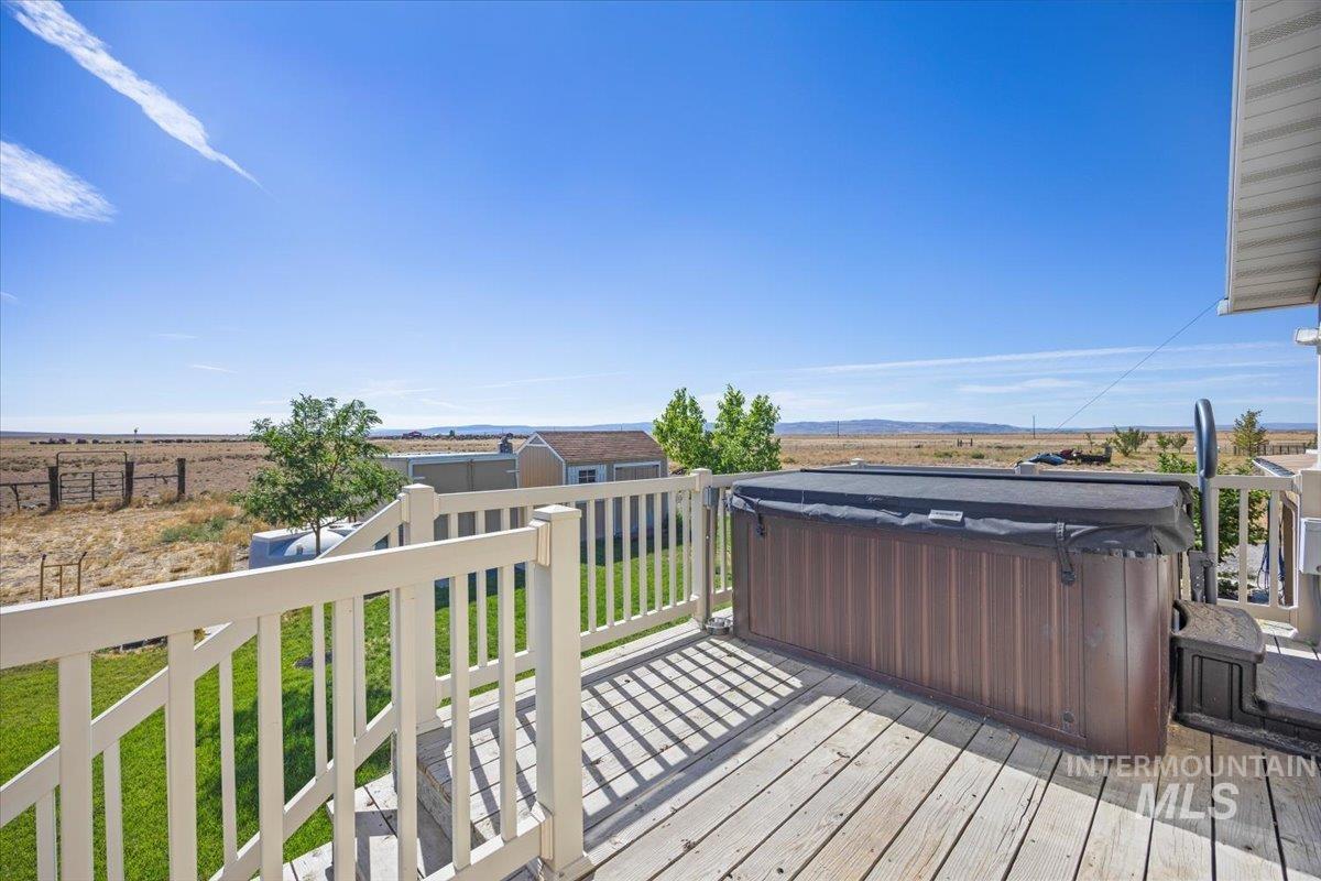 2918 N 2600 E, Twin Falls, Idaho 83301, 5 Bedrooms, 2 Bathrooms, Residential For Sale, Price $499,900,MLS 98956607