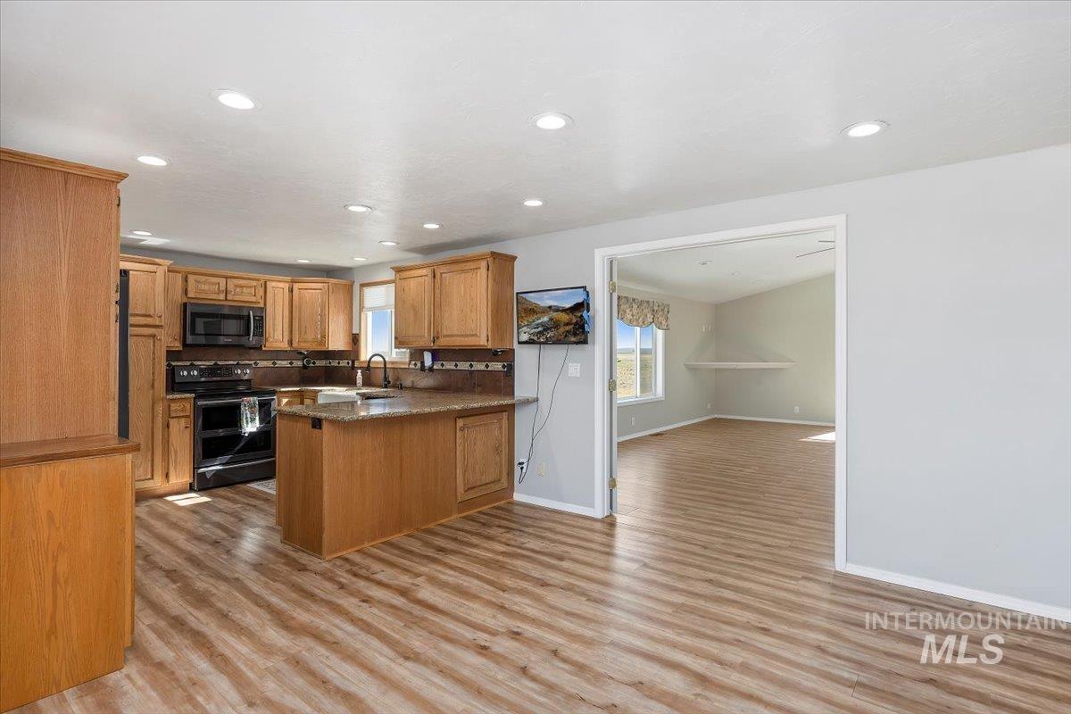 2918 N 2600 E, Twin Falls, Idaho 83301, 5 Bedrooms, 2 Bathrooms, Residential For Sale, Price $499,900,MLS 98956607