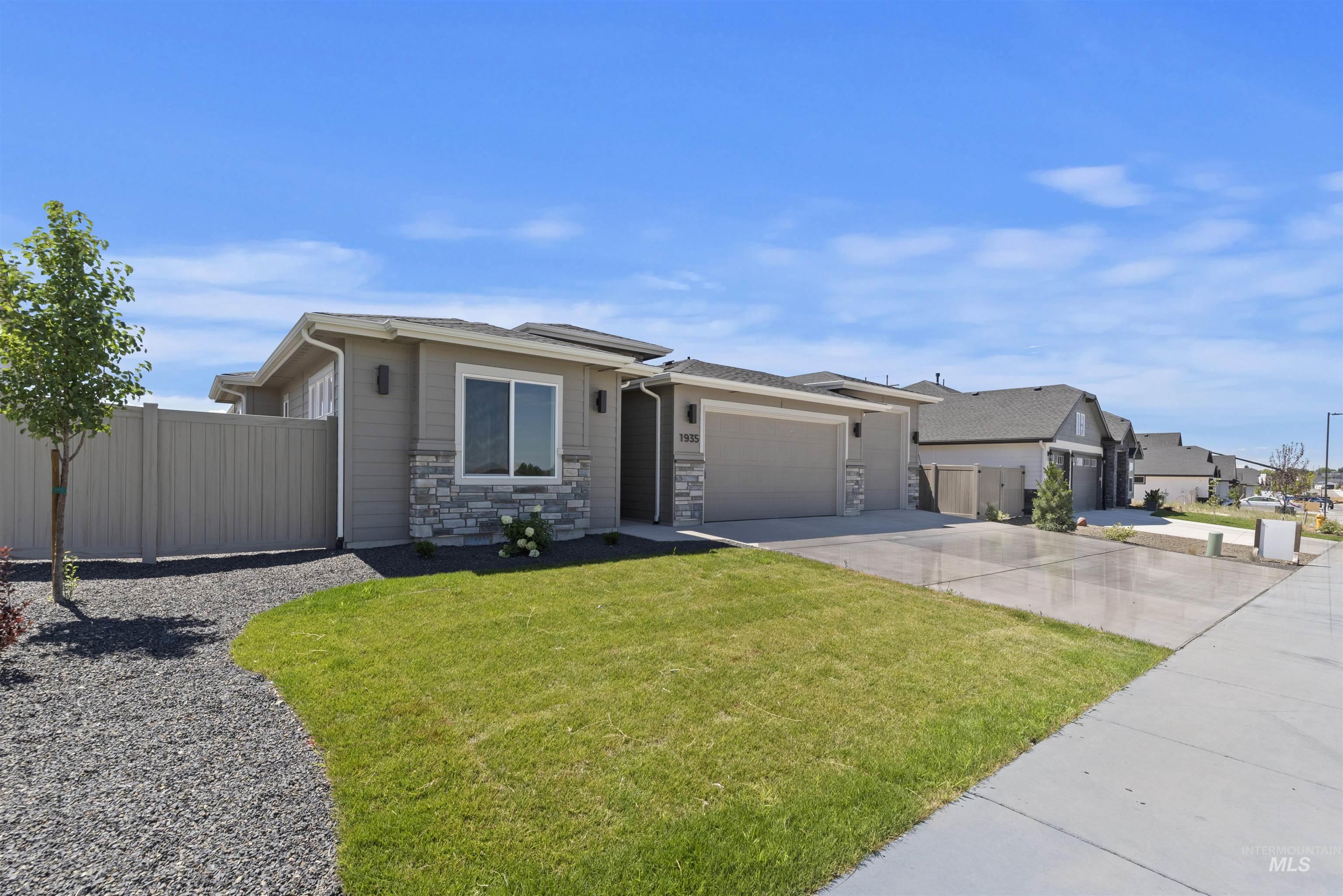 1935 W Bittern St., Nampa, Idaho 83686, 3 Bedrooms, 2 Bathrooms, Residential For Sale, Price $548,900,MLS 98956623