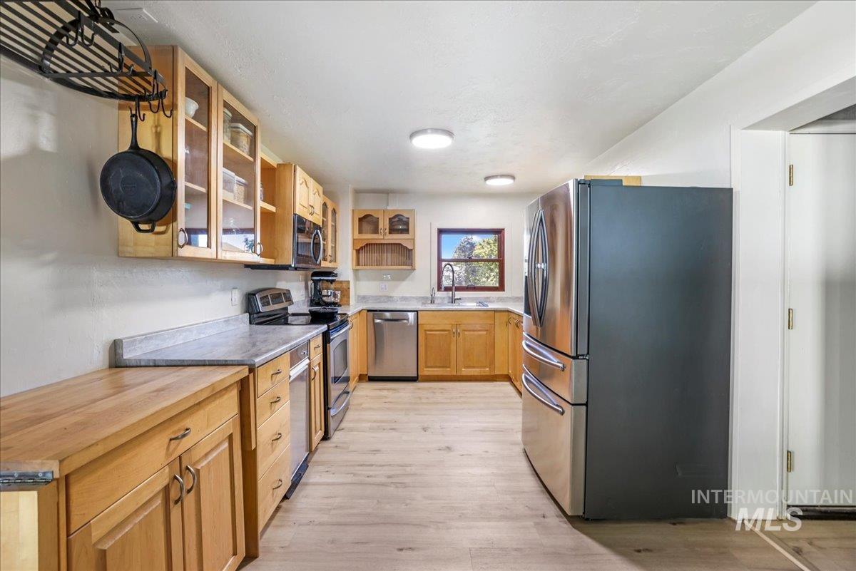 20276 Hwy 30, Buhl, Idaho 83316, 4 Bedrooms, 3 Bathrooms, Residential For Sale, Price $410,000,MLS 98956630