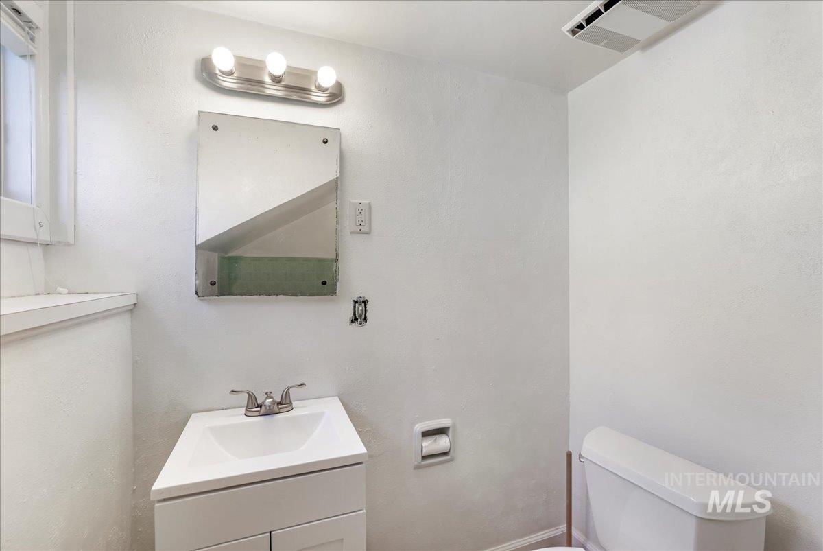 20276 Hwy 30, Buhl, Idaho 83316, 4 Bedrooms, 3 Bathrooms, Residential For Sale, Price $410,000,MLS 98956630