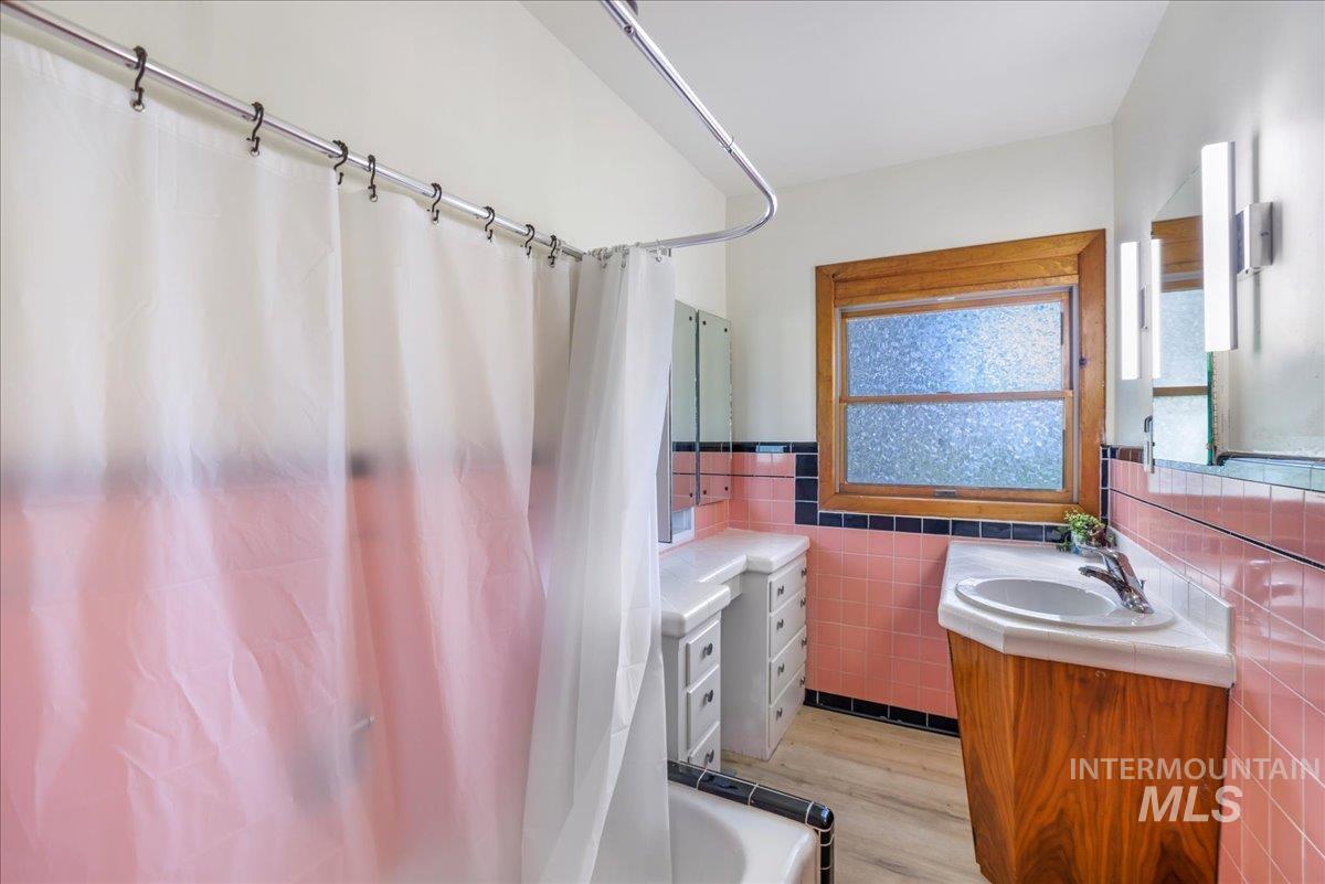 20276 Hwy 30, Buhl, Idaho 83316, 4 Bedrooms, 3 Bathrooms, Residential For Sale, Price $410,000,MLS 98956630