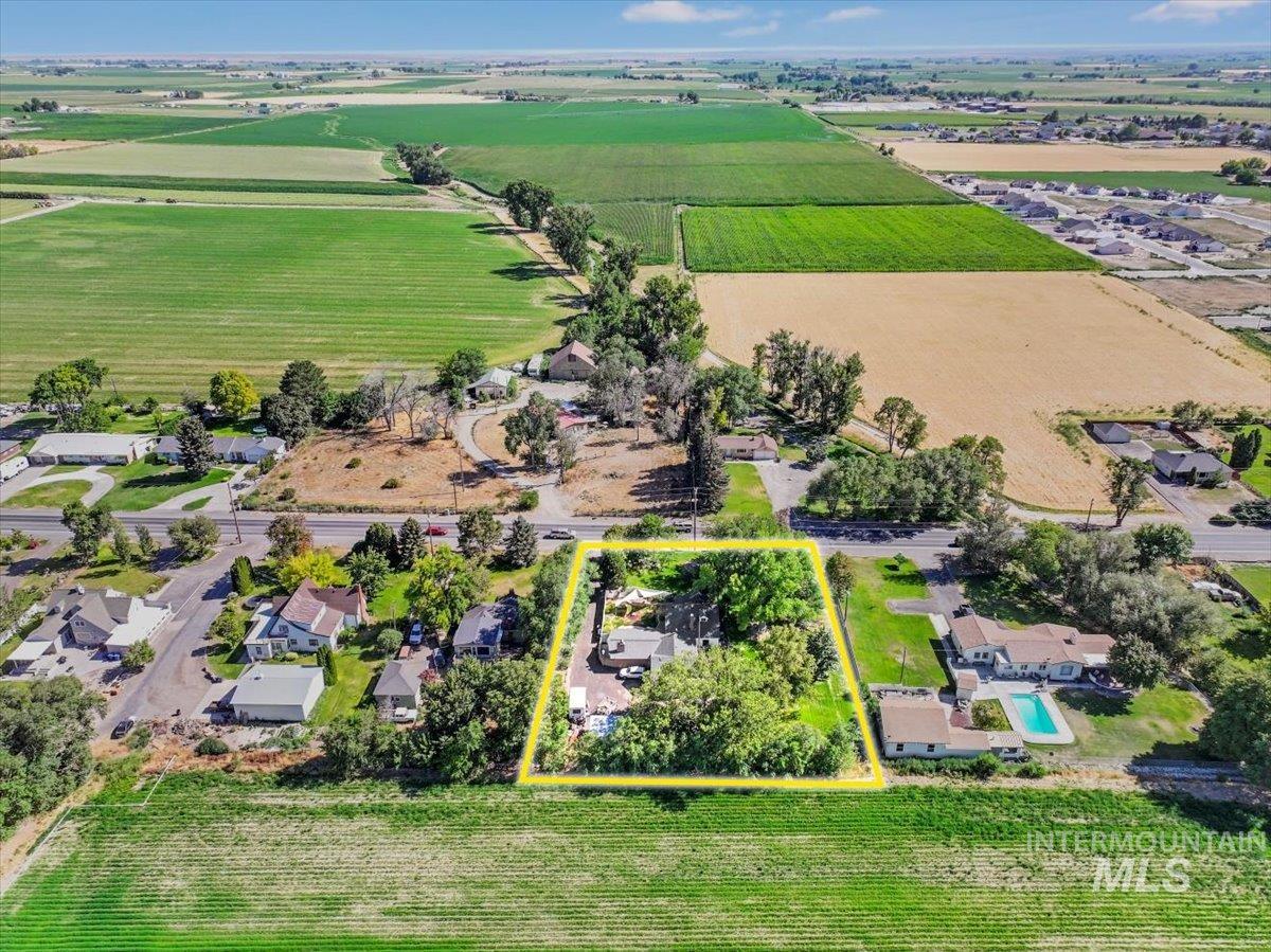 20276 Hwy 30, Buhl, Idaho 83316, 4 Bedrooms, 3 Bathrooms, Residential For Sale, Price $410,000,MLS 98956630