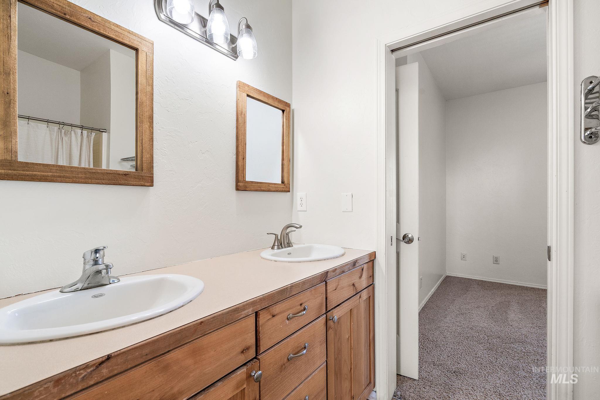 18227 Southlake Cir, Caldwell, Idaho 83607, 6 Bedrooms, 5 Bathrooms, Residential For Sale, Price $889,000,MLS 98956637