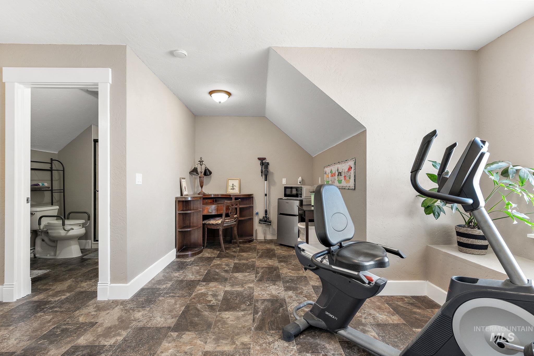 18227 Southlake Cir, Caldwell, Idaho 83607, 6 Bedrooms, 5 Bathrooms, Residential For Sale, Price $889,000,MLS 98956637