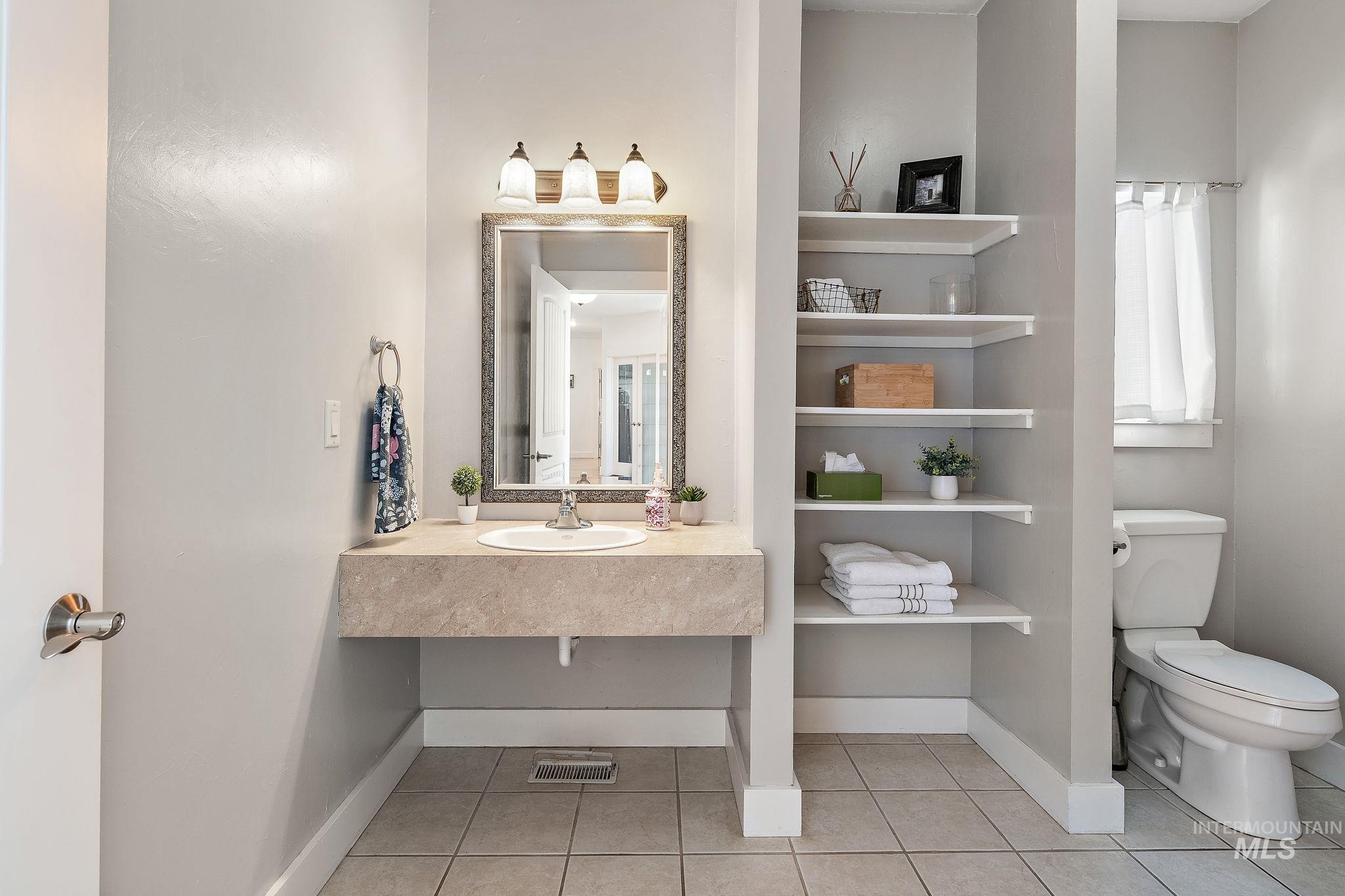 18227 Southlake Cir, Caldwell, Idaho 83607, 6 Bedrooms, 5 Bathrooms, Residential For Sale, Price $889,000,MLS 98956637