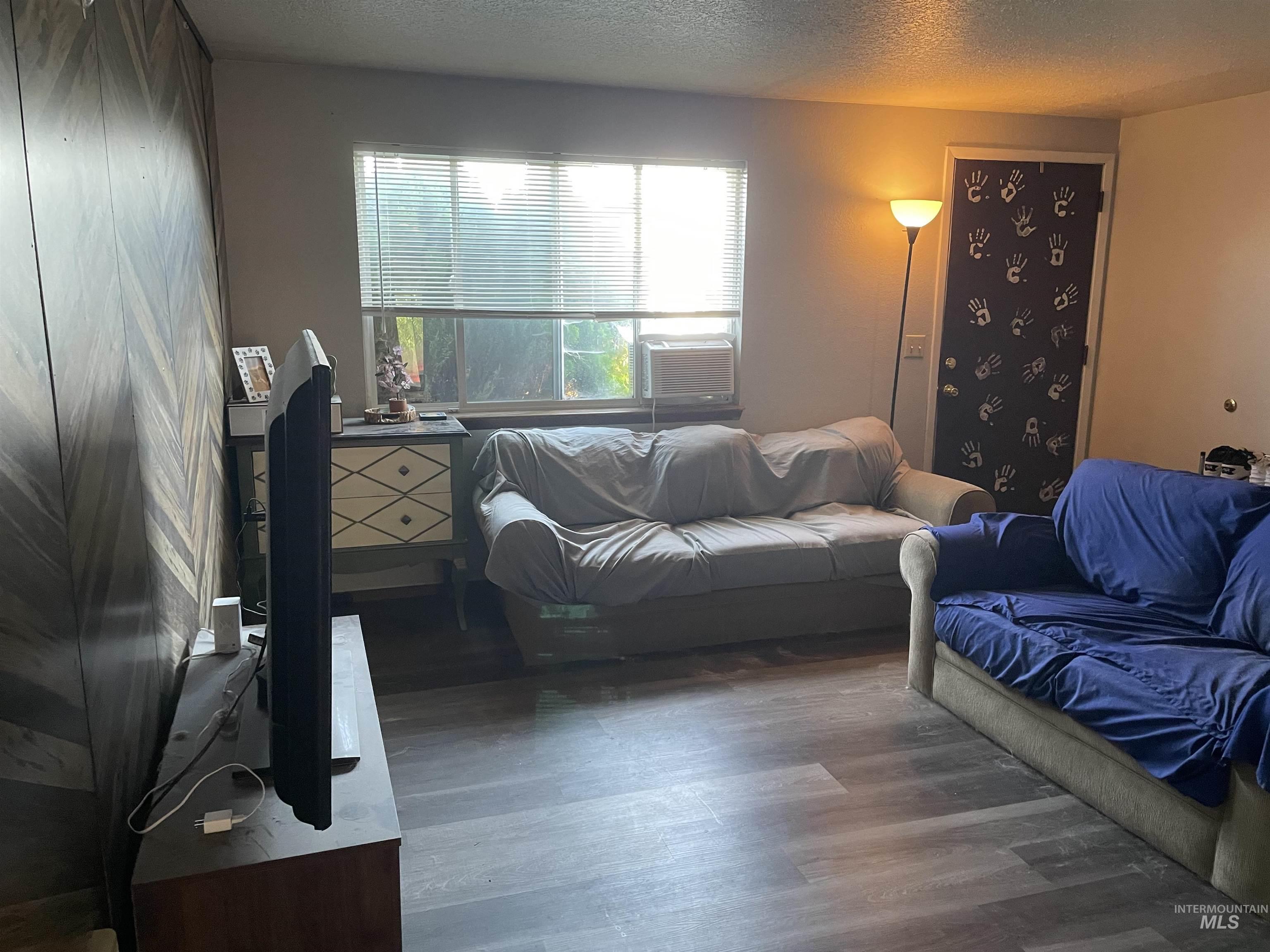 929 & 931 Craven Avenue, Buhl, Idaho 83316, 2 Bedrooms, 1 Bathroom, Residential Income For Sale, Price $299,000,MLS 98956695