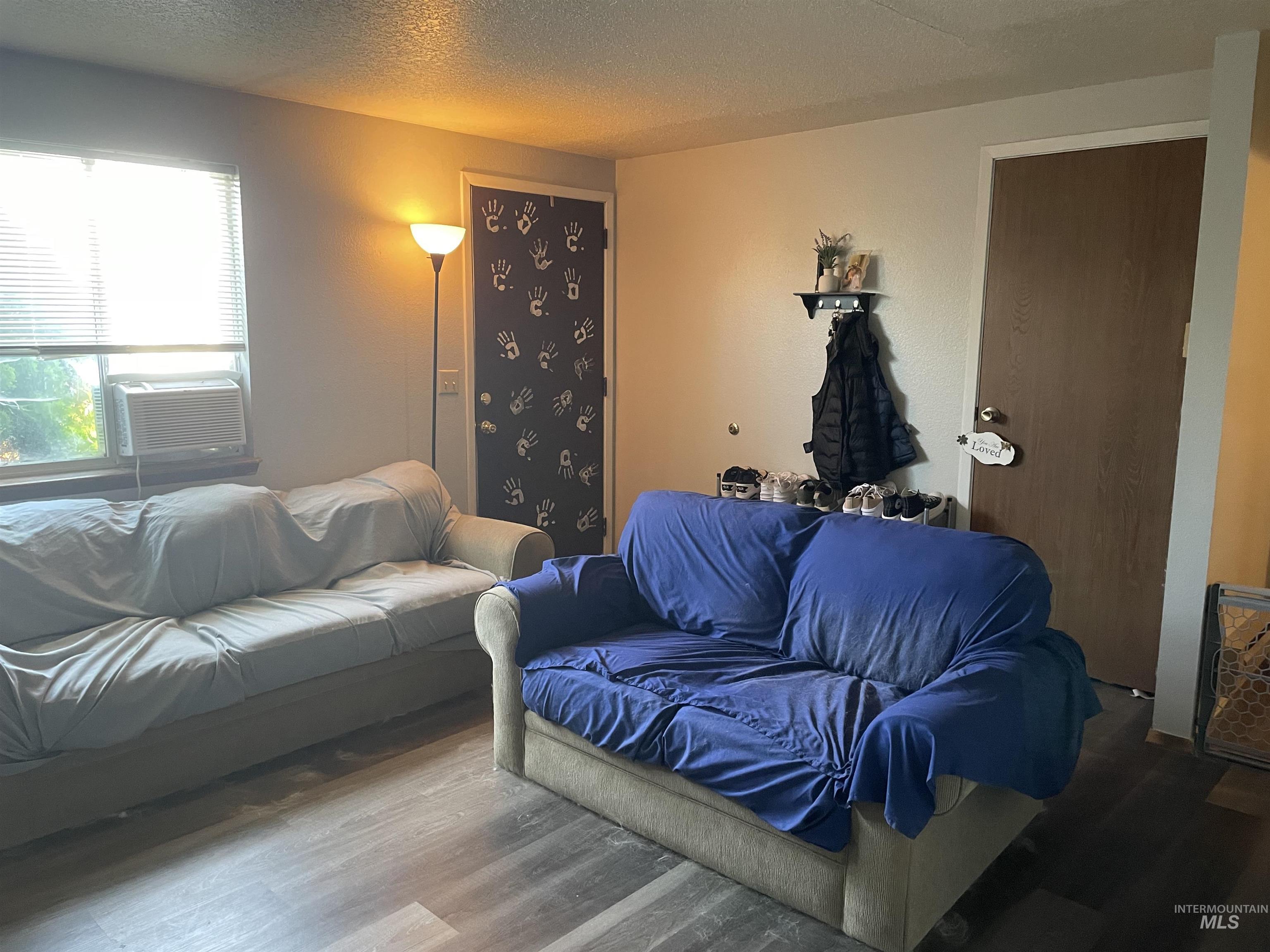 929 & 931 Craven Avenue, Buhl, Idaho 83316, 2 Bedrooms, 1 Bathroom, Residential Income For Sale, Price $299,000,MLS 98956695