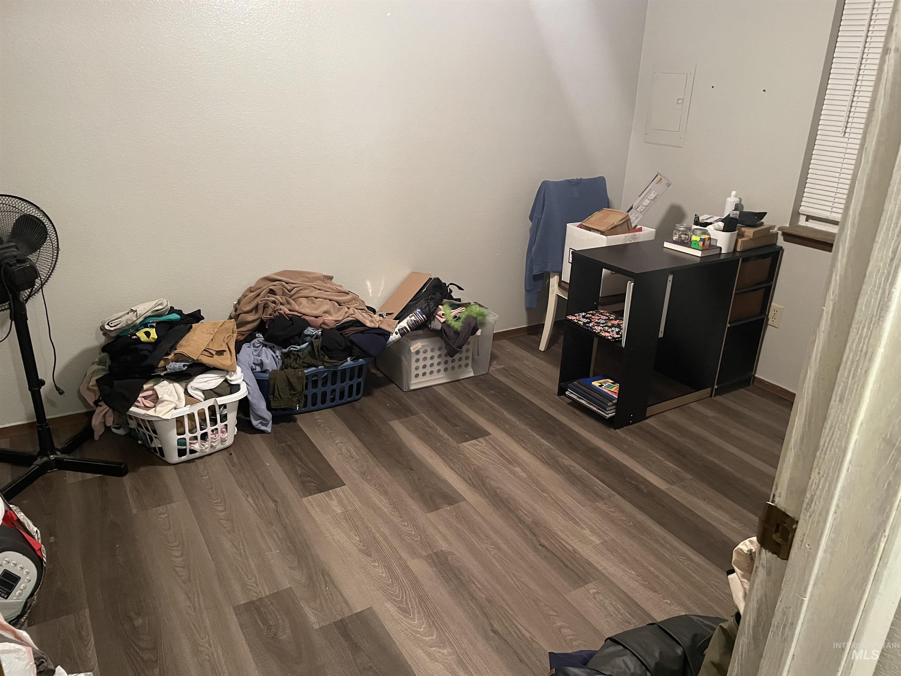 929 & 931 Craven Avenue, Buhl, Idaho 83316, 2 Bedrooms, 1 Bathroom, Residential Income For Sale, Price $299,000,MLS 98956695