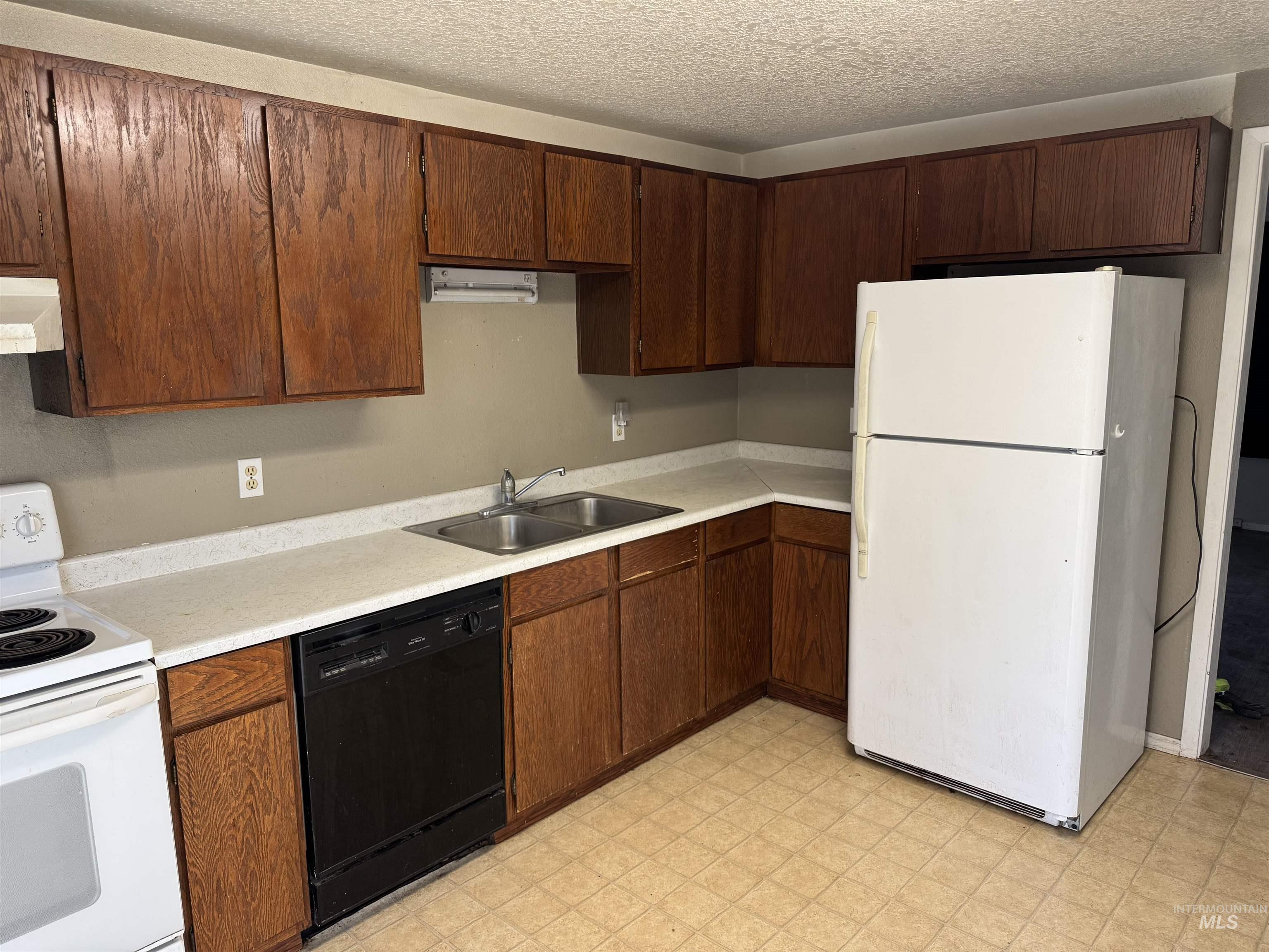 929 & 931 Craven Avenue, Buhl, Idaho 83316, 2 Bedrooms, 1 Bathroom, Residential Income For Sale, Price $299,000,MLS 98956695