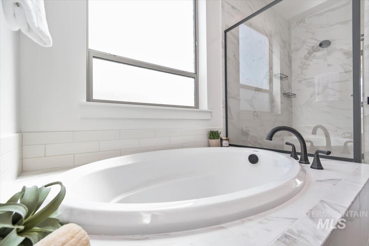 11379 W Helenium Dr, Star, Idaho 83669, 4 Bedrooms, 3 Bathrooms, Residential For Sale, Price $650,000,MLS 98956721