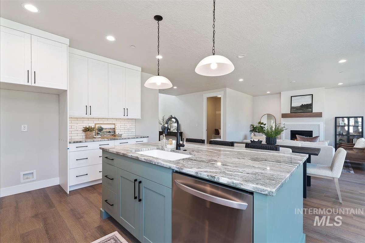 562 Hidden Mill Ct, Middleton, Idaho 83644, 4 Bedrooms, 3 Bathrooms, Residential For Sale, Price $639,900,MLS 98956770