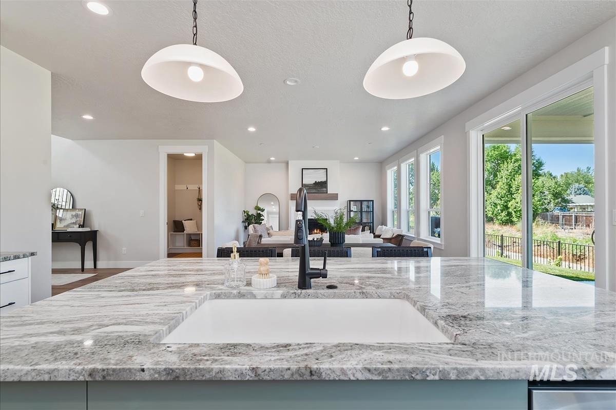 562 Hidden Mill Ct, Middleton, Idaho 83644, 4 Bedrooms, 3 Bathrooms, Residential For Sale, Price $639,900,MLS 98956770