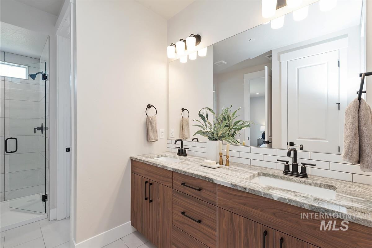 562 Hidden Mill Ct, Middleton, Idaho 83644, 4 Bedrooms, 3 Bathrooms, Residential For Sale, Price $639,900,MLS 98956770