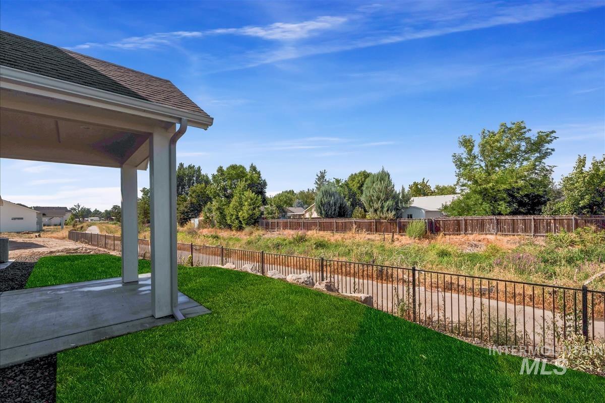 562 Hidden Mill Ct, Middleton, Idaho 83644, 4 Bedrooms, 3 Bathrooms, Residential For Sale, Price $639,900,MLS 98956770