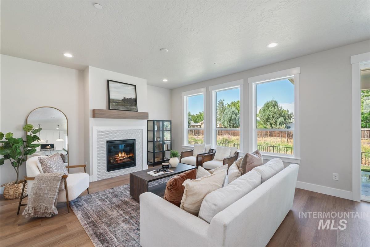 562 Hidden Mill Ct, Middleton, Idaho 83644, 4 Bedrooms, 3 Bathrooms, Residential For Sale, Price $639,900,MLS 98956770