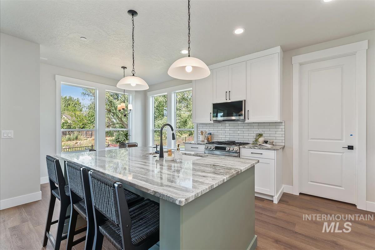 562 Hidden Mill Ct, Middleton, Idaho 83644, 4 Bedrooms, 3 Bathrooms, Residential For Sale, Price $639,900,MLS 98956770